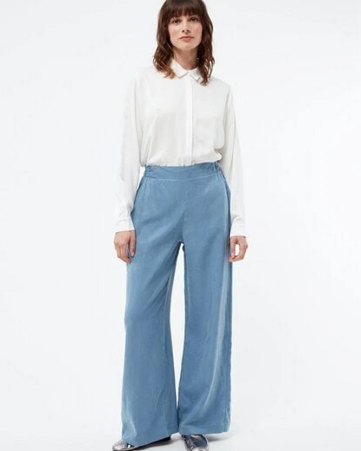 Blau