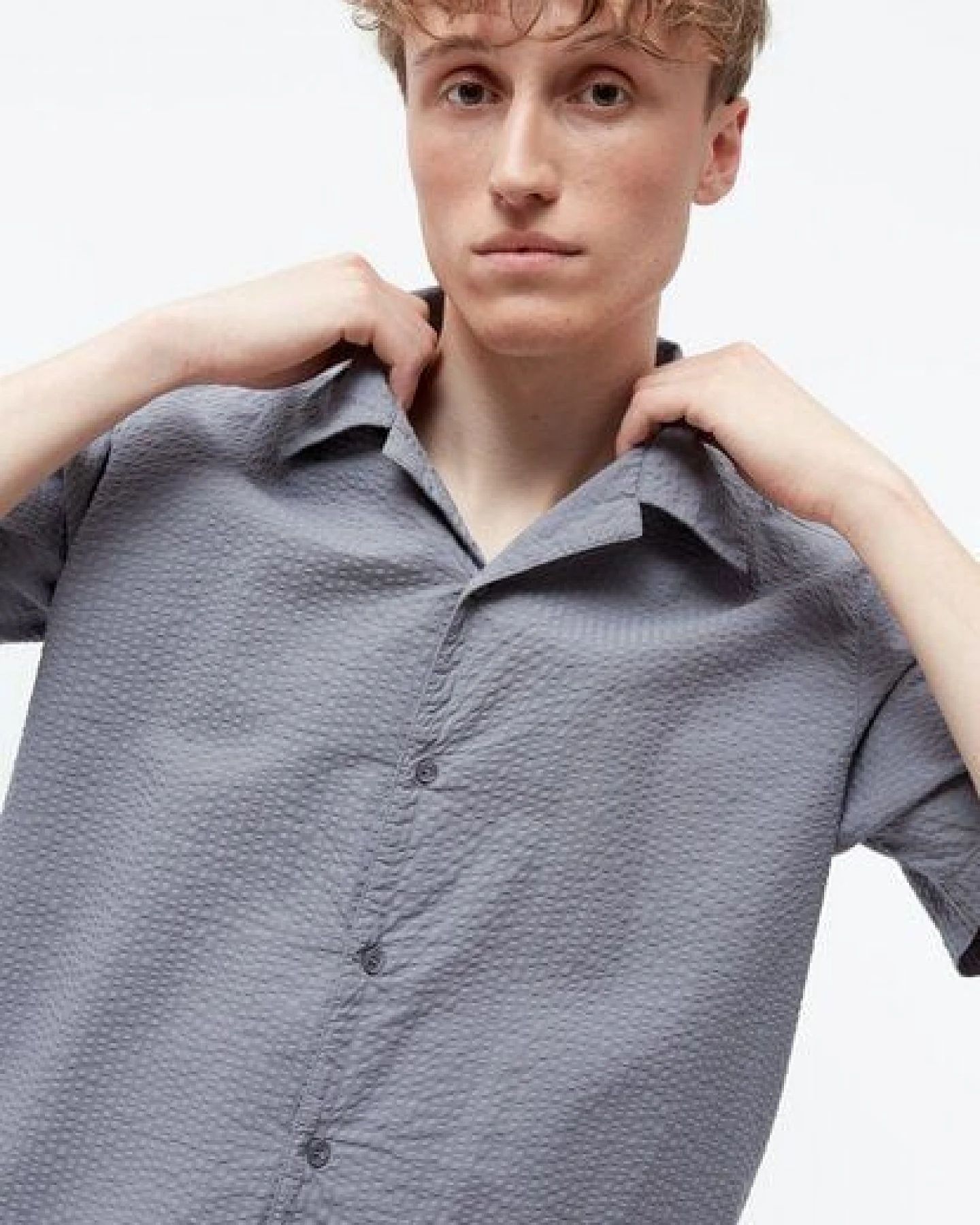 Givn Berlin Bowling-Shirt GBBARIK aus Bio-Baumwoll Seersucker – Ansicht 4