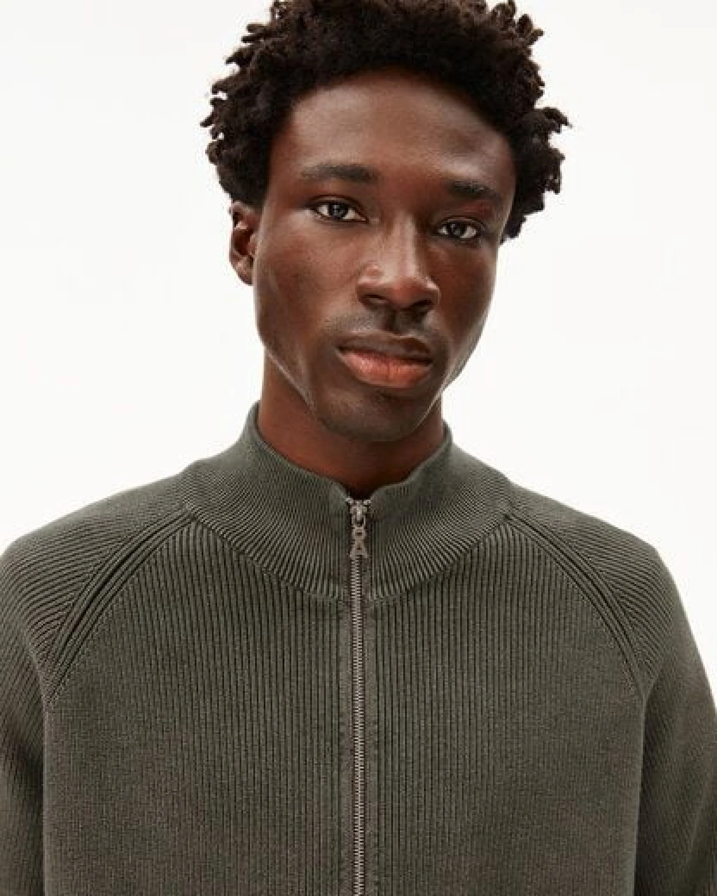 ARMEDANGELS AARTYOM GMT DYE Herren Pullover aus Bio-Baumwolle – Ansicht 3