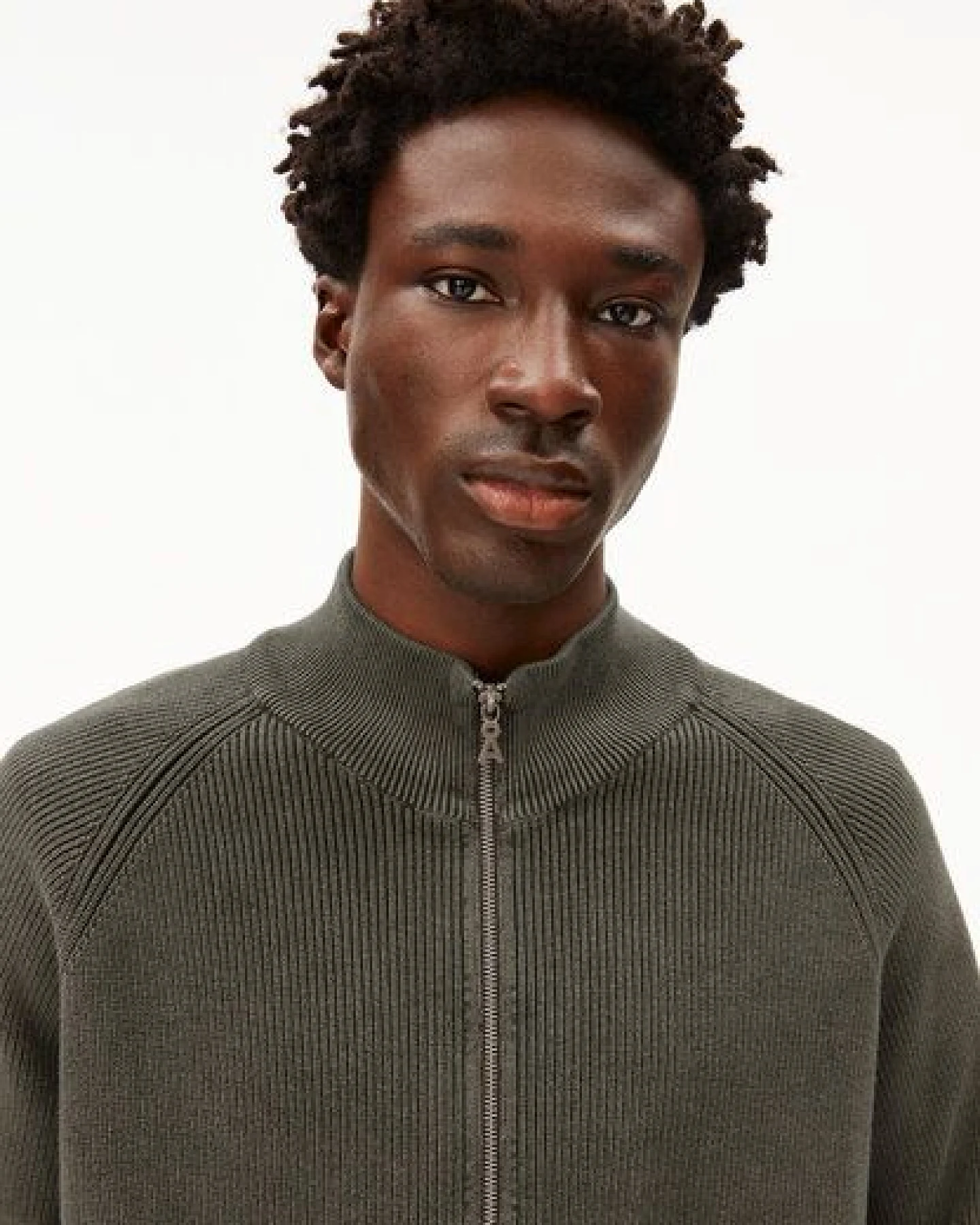 ARMEDANGELS AARTYOM GMT DYE Herren Pullover aus Bio-Baumwolle – Ansicht 3