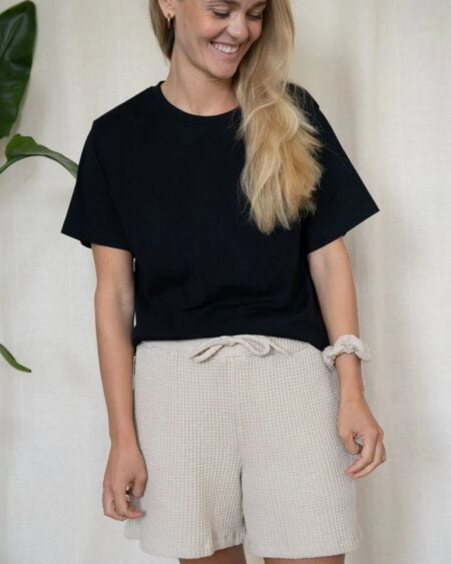 FUXBAU Frauen Waffelstrick Shorts – Ansicht 3