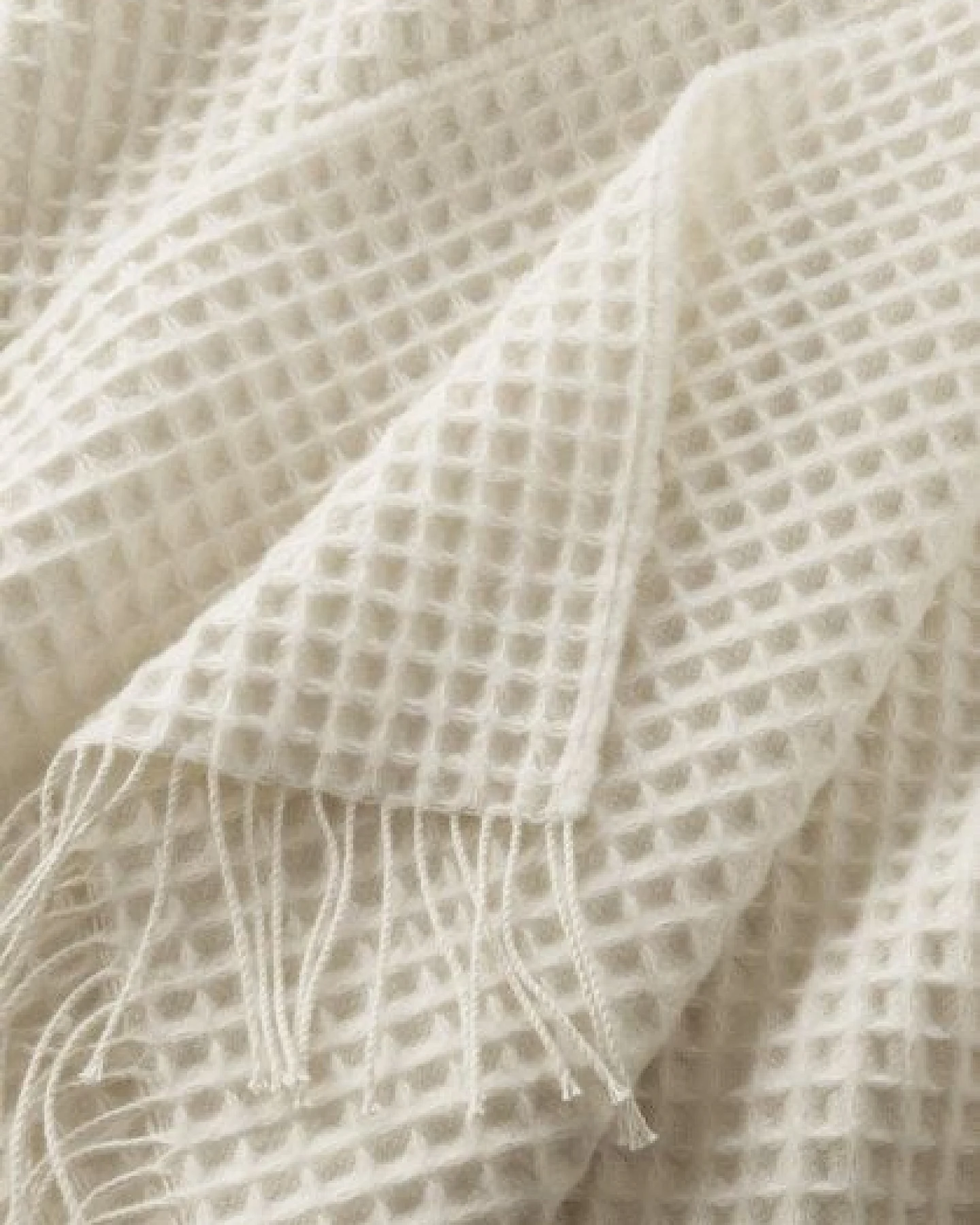 hessnatur Wollmix Waffle Plaid YARA aus Bio-Lambswool mit Bio-Baumwolle – Ansicht 4