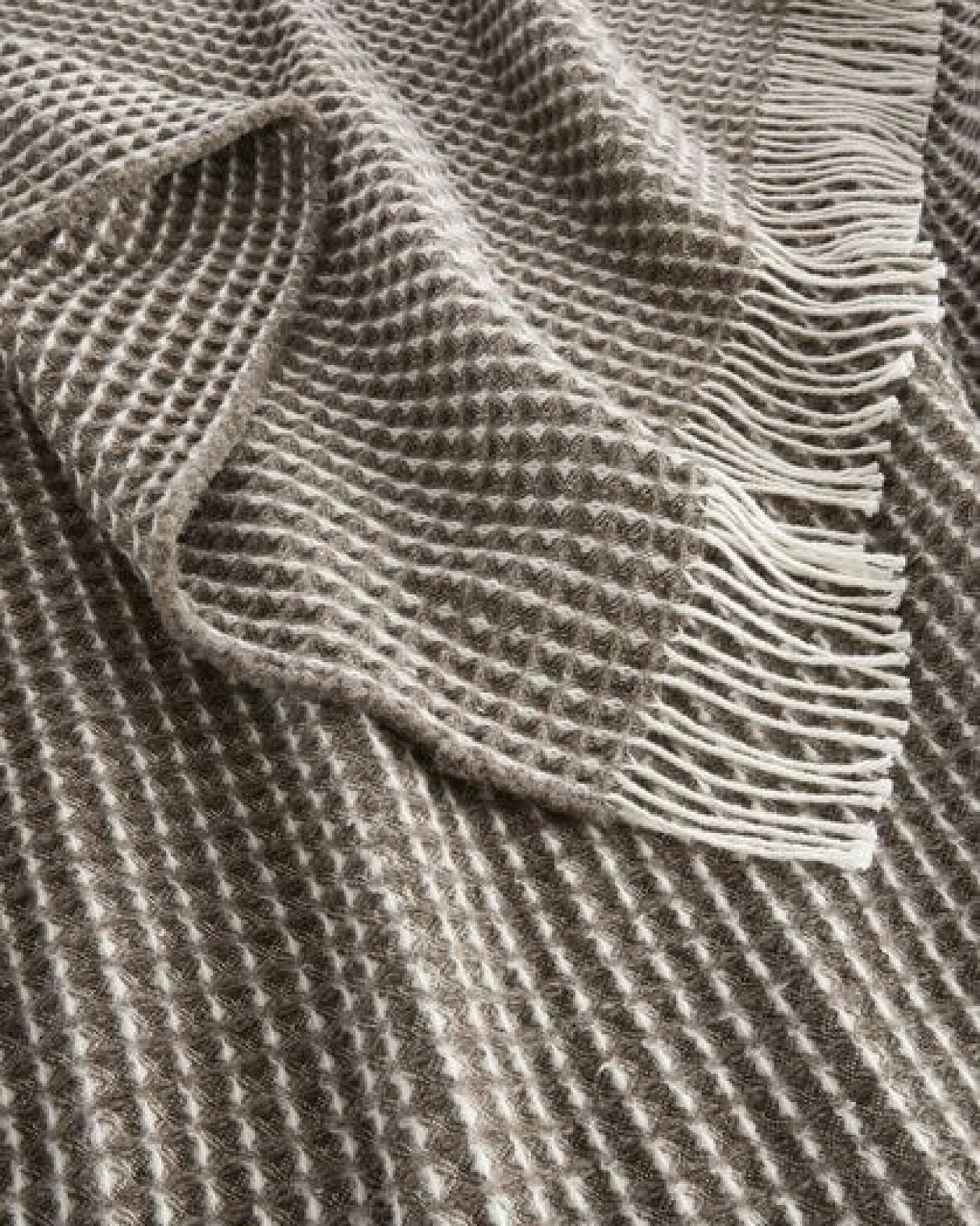 hessnatur Wollmix Waffle Plaid YARA aus Bio-Lambswool mit Bio-Baumwolle – Ansicht 4