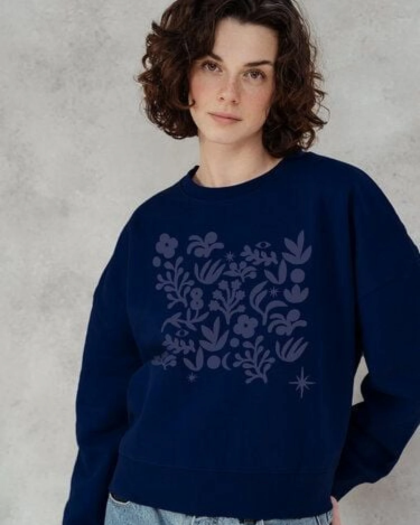 Kultgut Artdesign - Biofair- Pulloversweater im Boxistyle / Flowers by Night – Ansicht 4