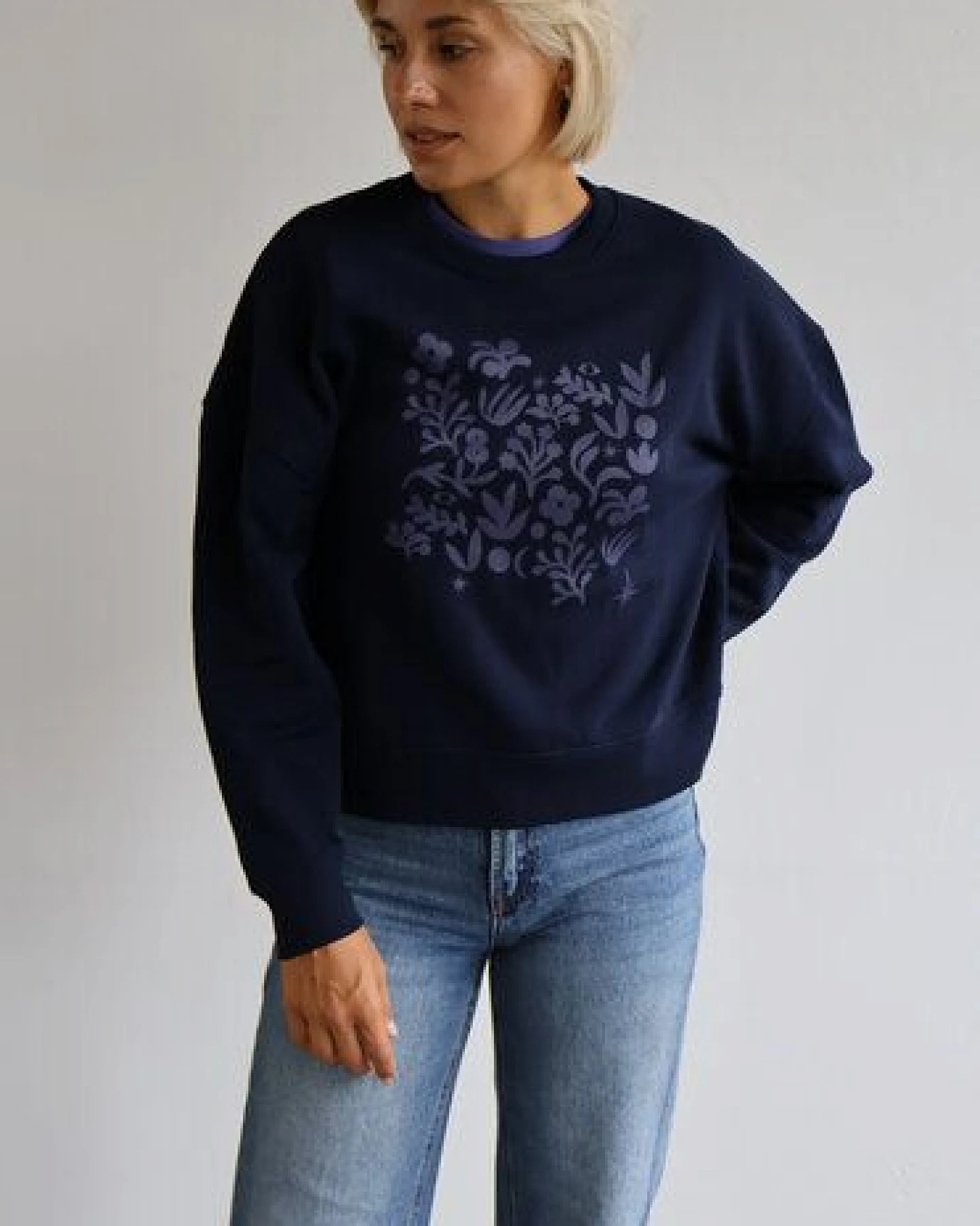 Kultgut Artdesign - Biofair- Pulloversweater im Boxistyle / Flowers by Night – Ansicht 4