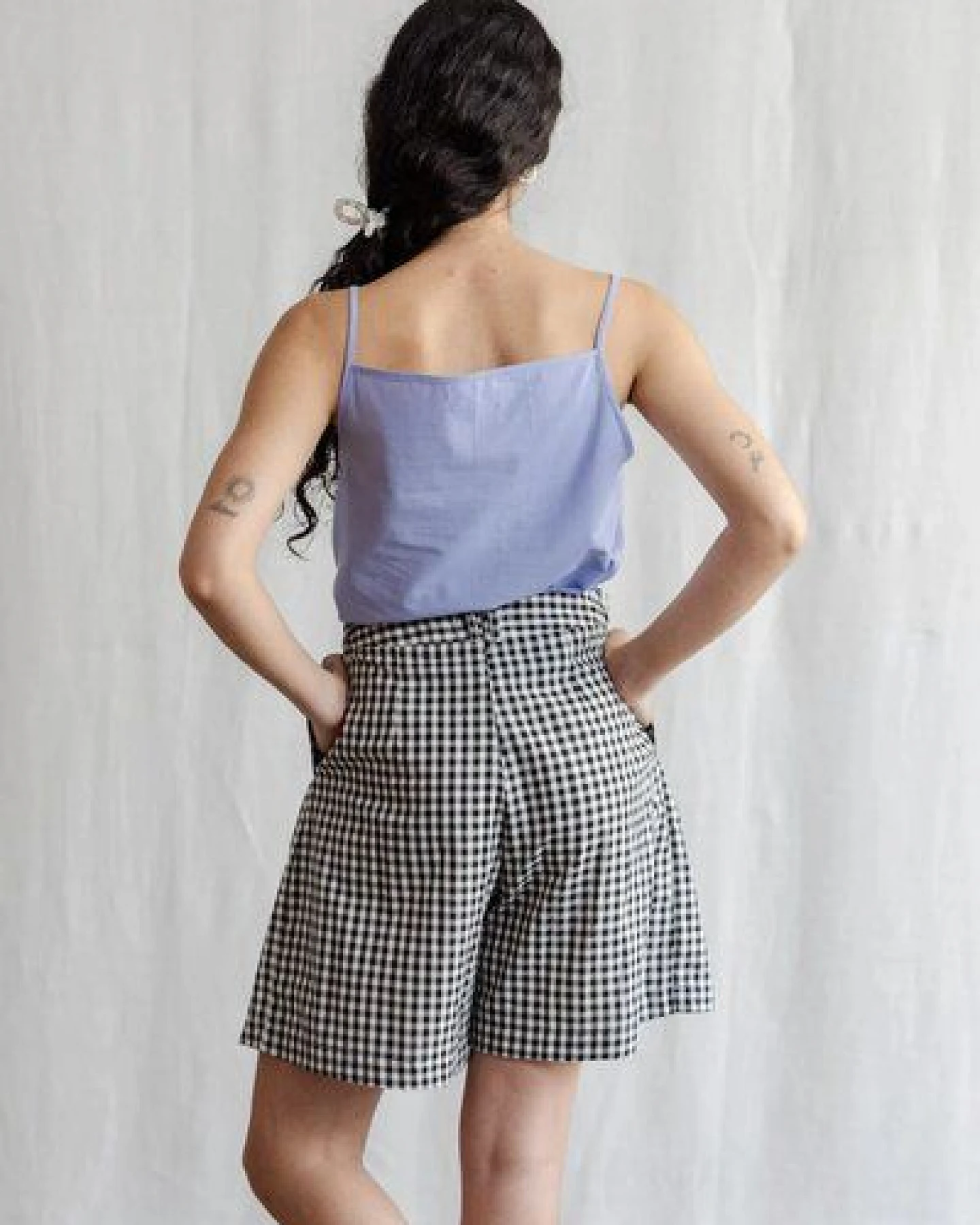 Jyoti - Fair Works Bio-Baumwoll Shorts Kamalia Kariert – Ansicht 3