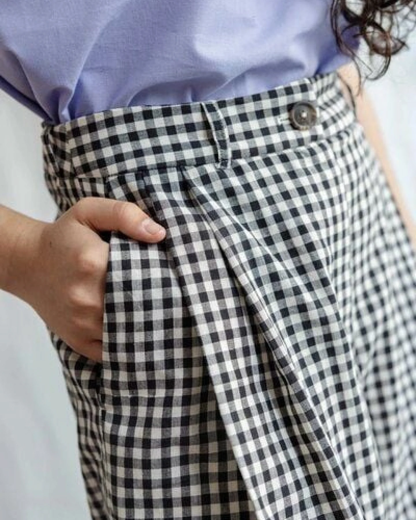Jyoti - Fair Works Bio-Baumwoll Shorts Kamalia Kariert – Ansicht 4