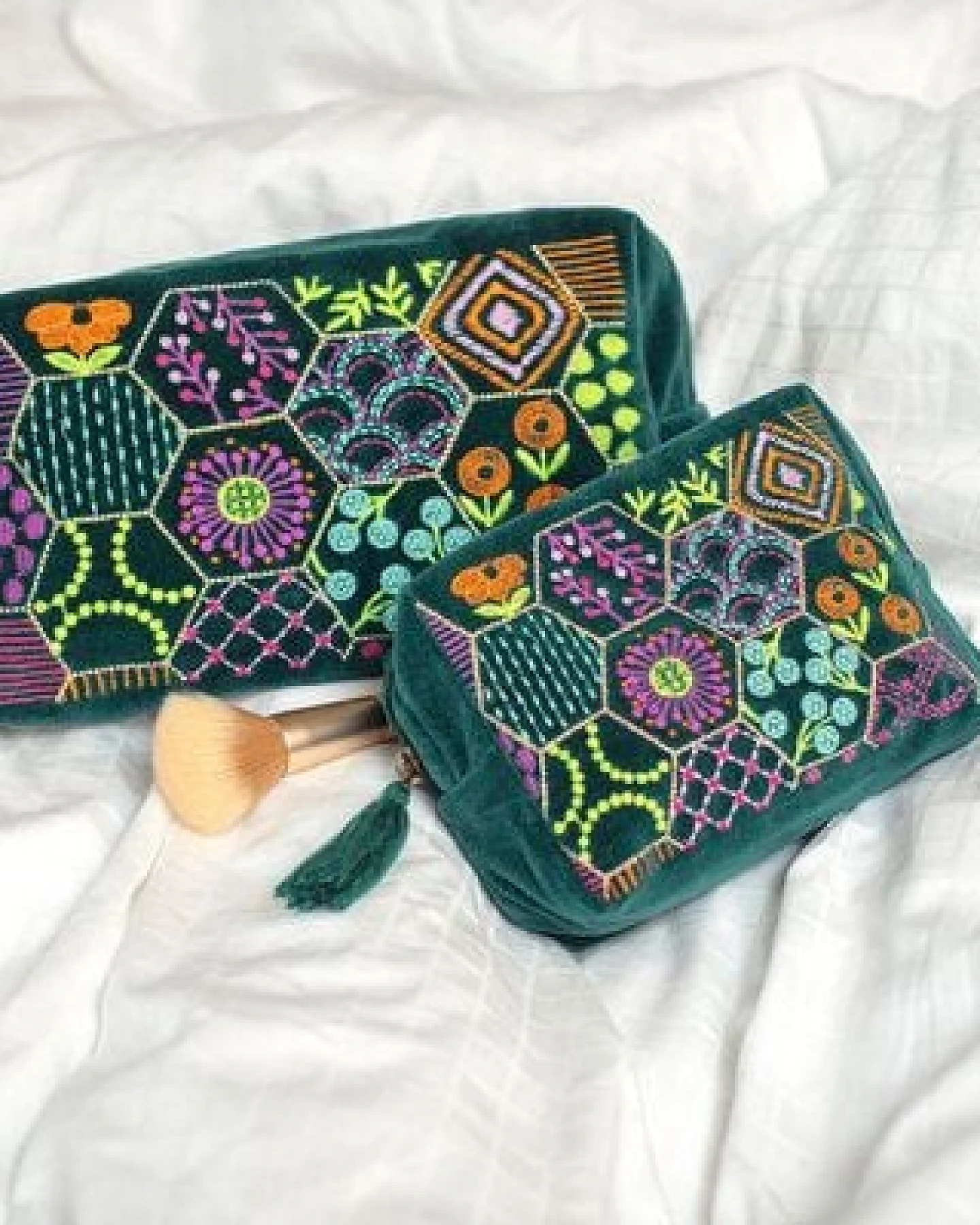 TRANQUILLO Kosmetiktasche / Samttäschchen VELVET BLOOM ART / VELVET LEAVES (BAG313 BAG314, BAG315, BAG316) – Ansicht 4