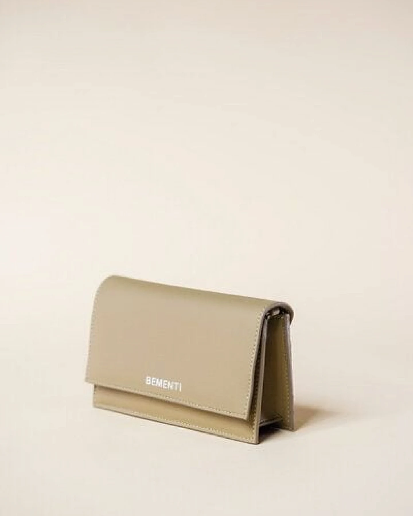 BEMENTI Clutch Bag aus Kaktusleder – Ansicht 3