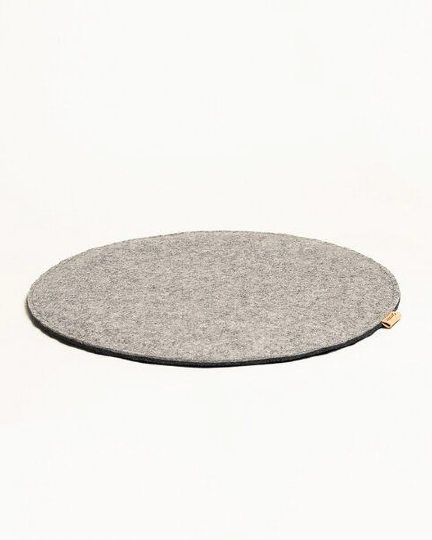 GOTTSTEIN® Filz-Sitzkissen rund aus 100% Schurwolle Stuhlkissen Ø 35 & 40 cm - Bodenkissen in 2 Farben Made in Tirol – Ansicht 2