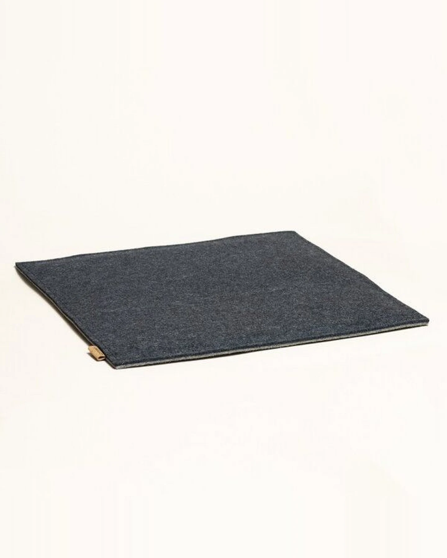 GOTTSTEIN® Filz-Sitzkissen eckig aus 100% Schurwolle Ø 35 & 40 cm – Ansicht 4