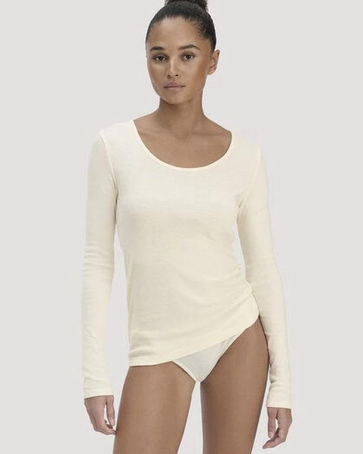 hessnatur Langarmshirt Rundhals Fitted PURE NATURE aus reiner Bio-Baumwolle