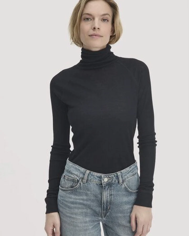 hessnatur Wolle-Mix Longlseeve Fitted aus Bio-Merinowolle und TENCEL Lyocell