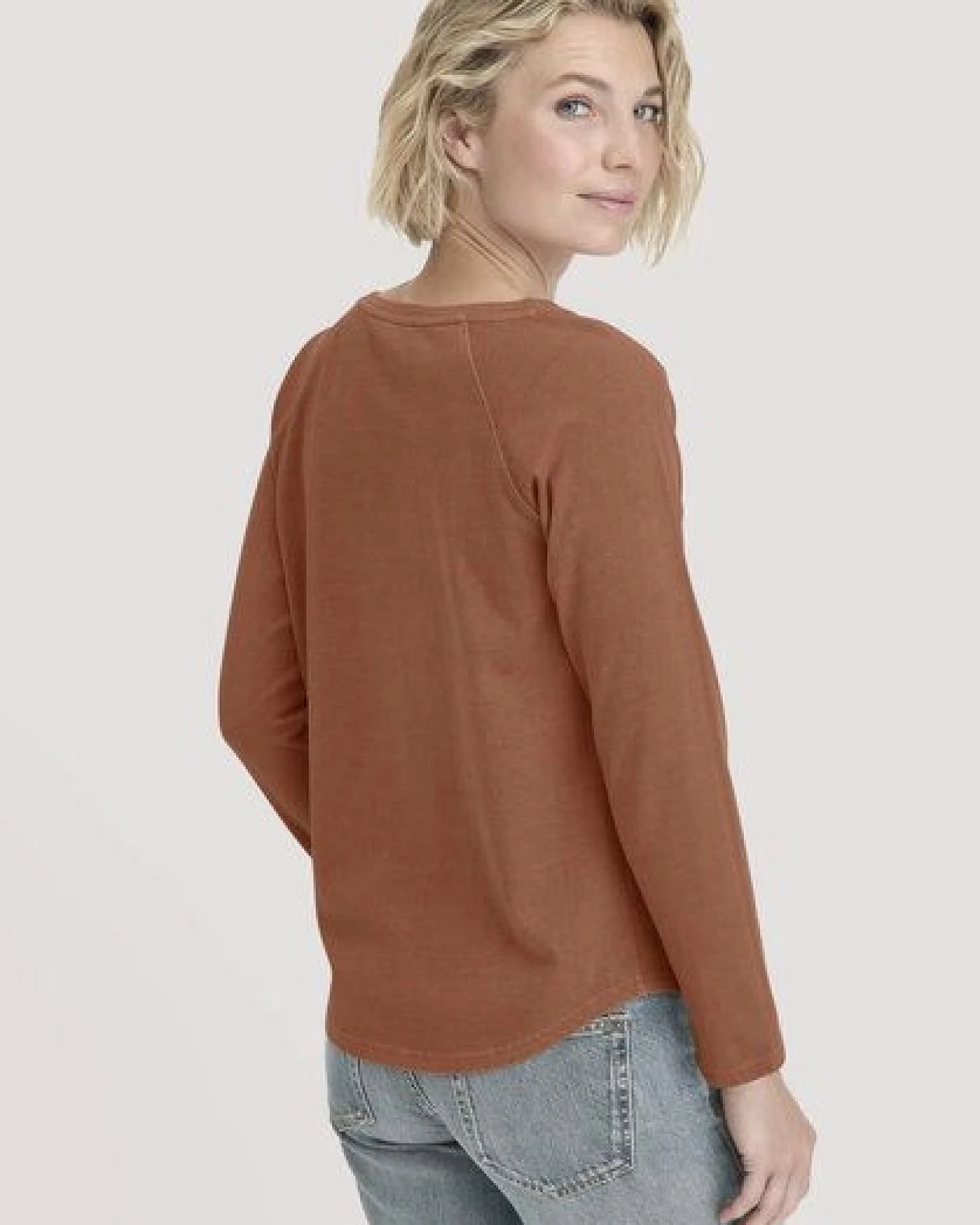 hessnatur Longsleeve Relaxed aus reiner Bio-Baumwolle – Ansicht 2