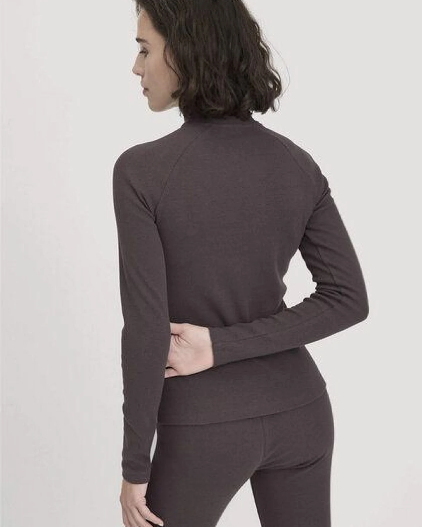 hessnatur Longsleeve Fitted BETTER RECYCLING aus Bio-Baumwolle – Ansicht 2