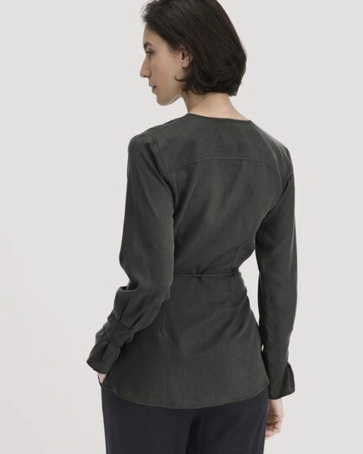 hessnatur Wickelbluse Regular aus reinem TENCEL Lyocell – Ansicht 2