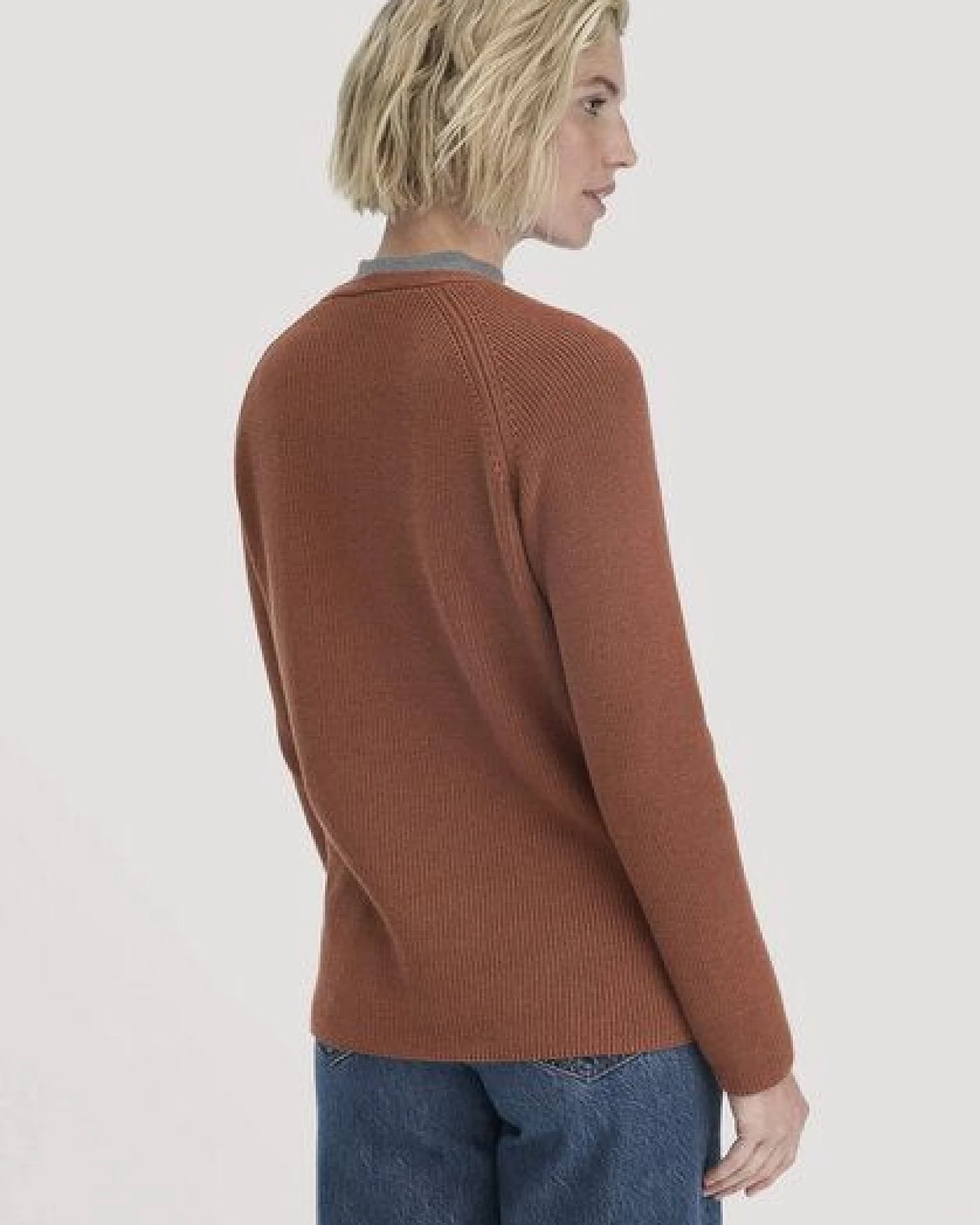 hessnatur Strick Pullover Regular aus reiner Bio-Baumwolle – Ansicht 2