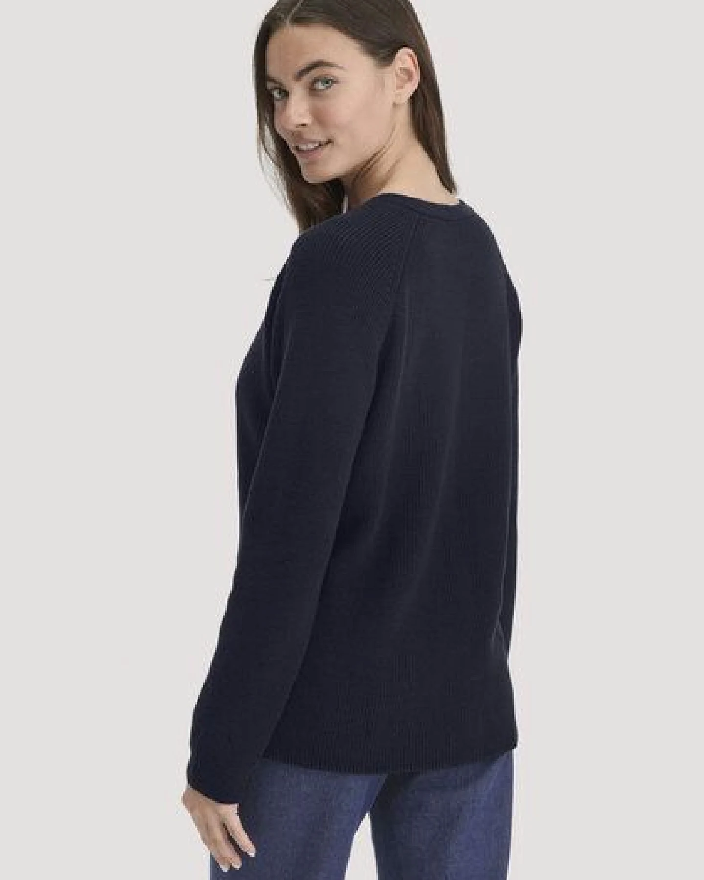 hessnatur Strick Pullover Regular aus reiner Bio-Baumwolle – Ansicht 2