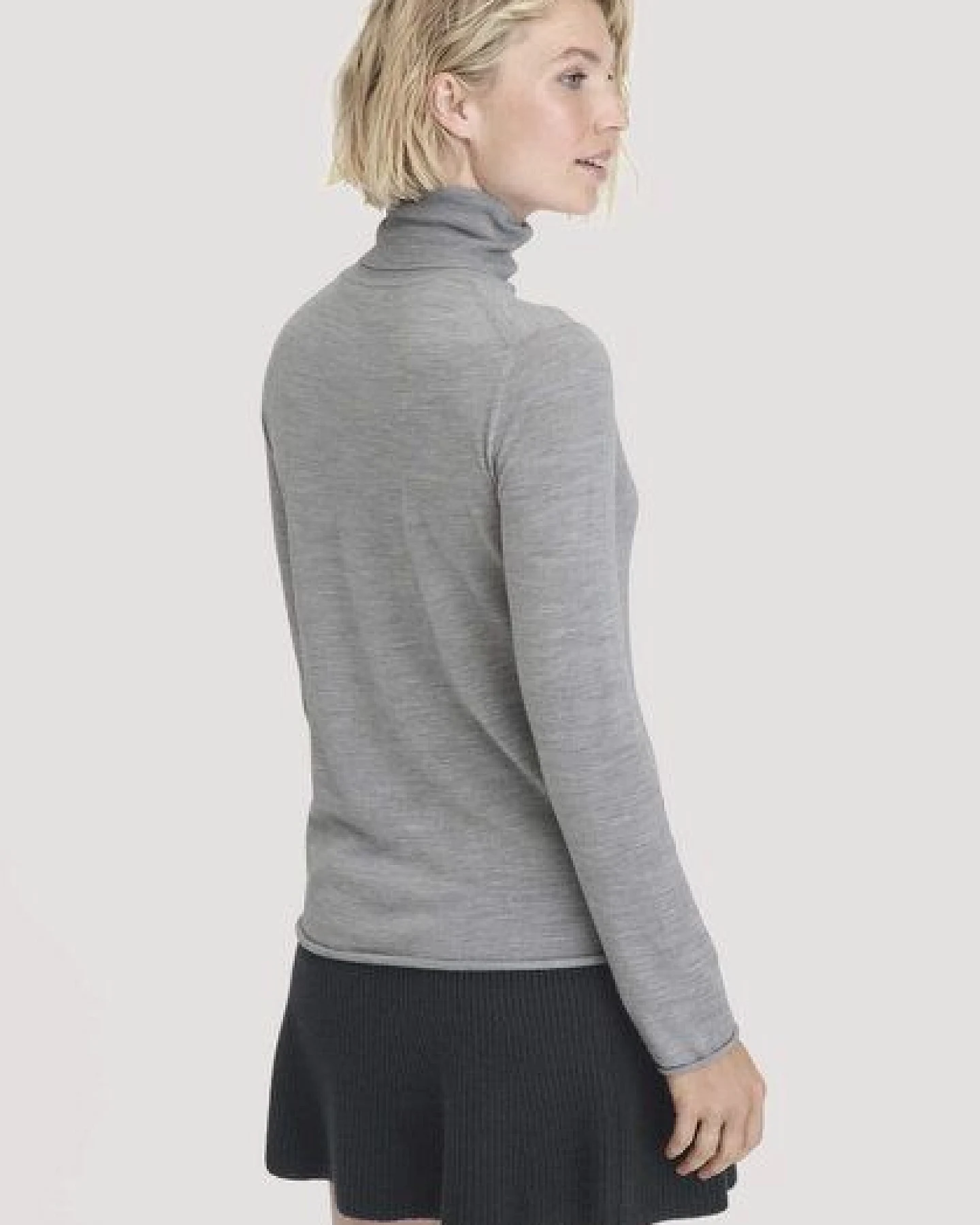 hessnatur Strick Rollkragen Pullover Slim aus reiner Bio-Merinowolle – Ansicht 2