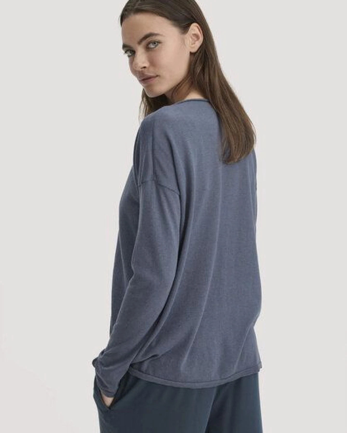 hessnatur Strick Pullover Oversize aus TENCEL Lyocell mit Bio-Baumwolle – Ansicht 2