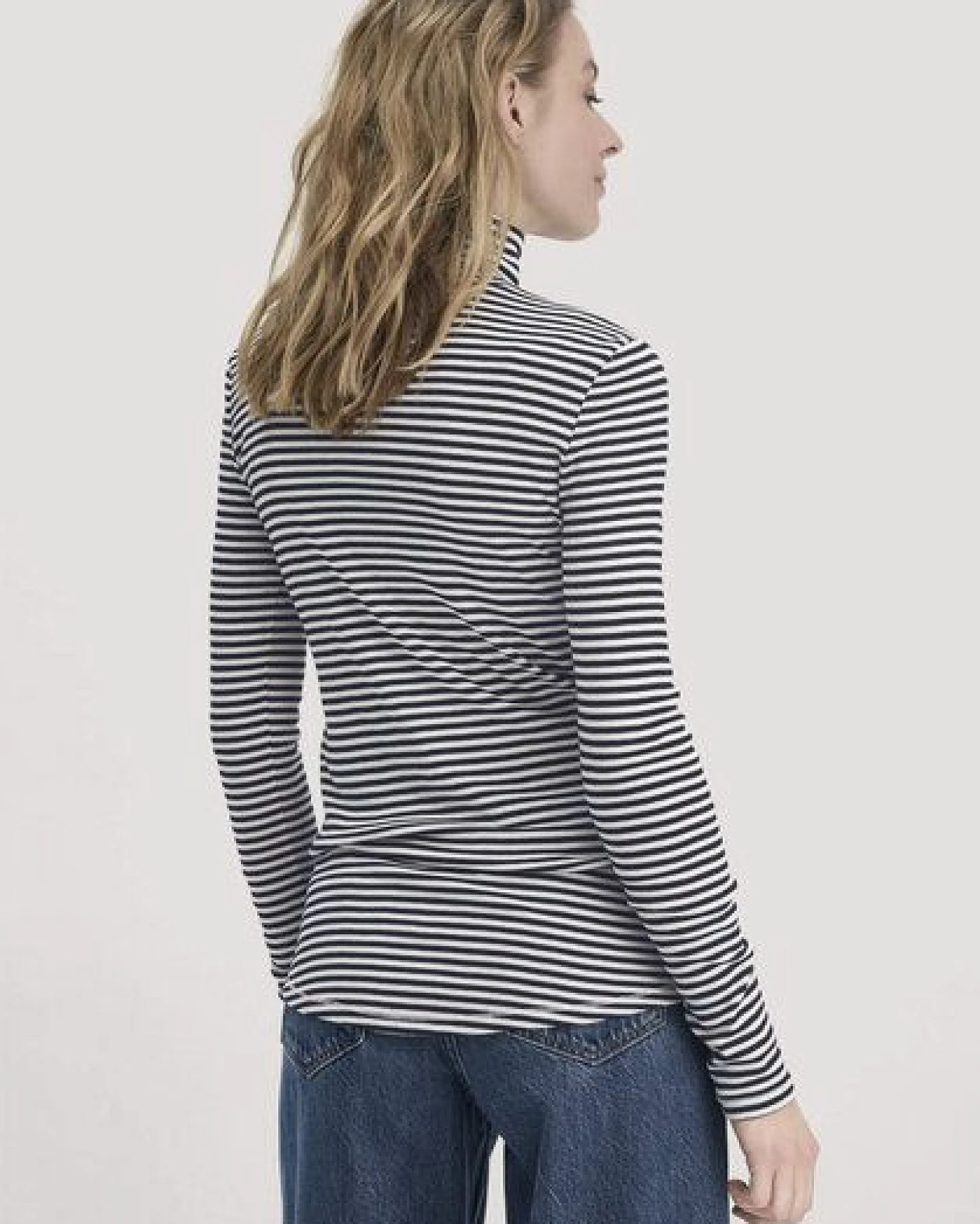 hessnatur Streifen Softrib Longsleeve Fitted aus Bio-Baumwolle und Modal – Ansicht 2