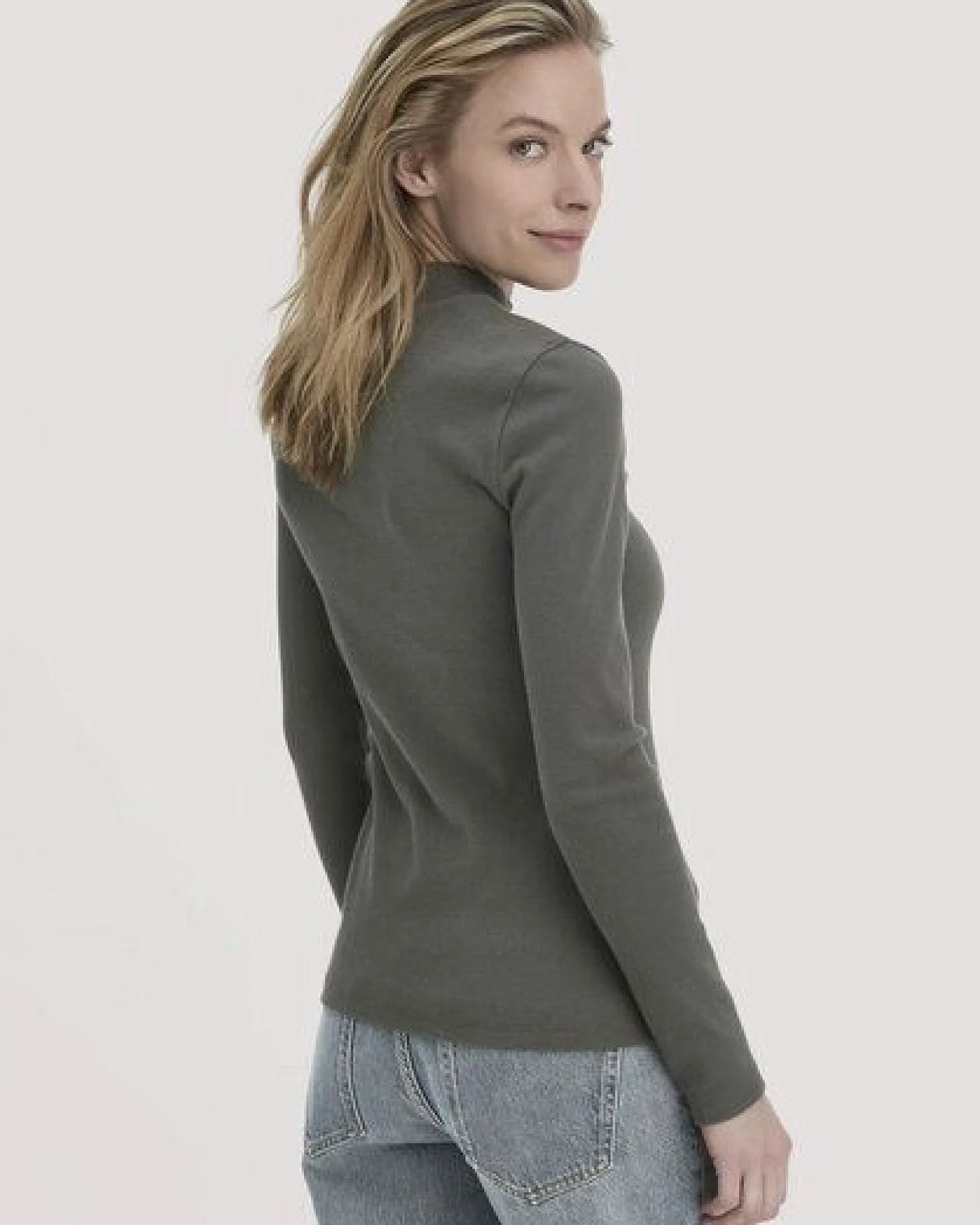 hessnatur Rib Longsleeve Slim aus Bio-Baumwolle – Ansicht 2