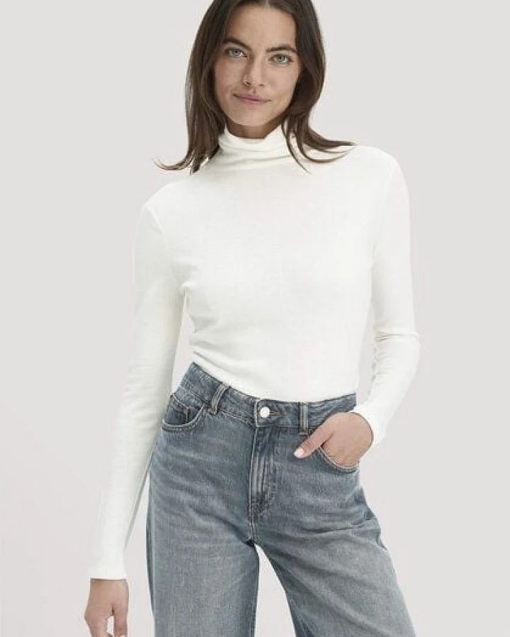 hessnatur Softrib Longsleeve Fitted aus Bio-Baumwolle und TENCEL Modal