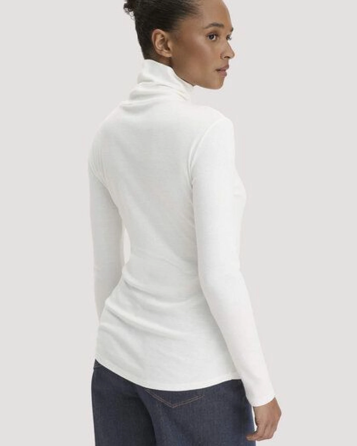 hessnatur Softrib Longsleeve Fitted aus Bio-Baumwolle und TENCEL Modal – Ansicht 2