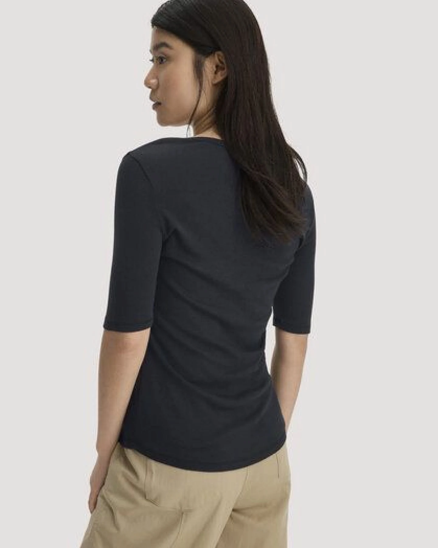 hessnatur Softrib T-Shirt Fitted aus Bio-Baumwolle und TENCEL Modal – Ansicht 2