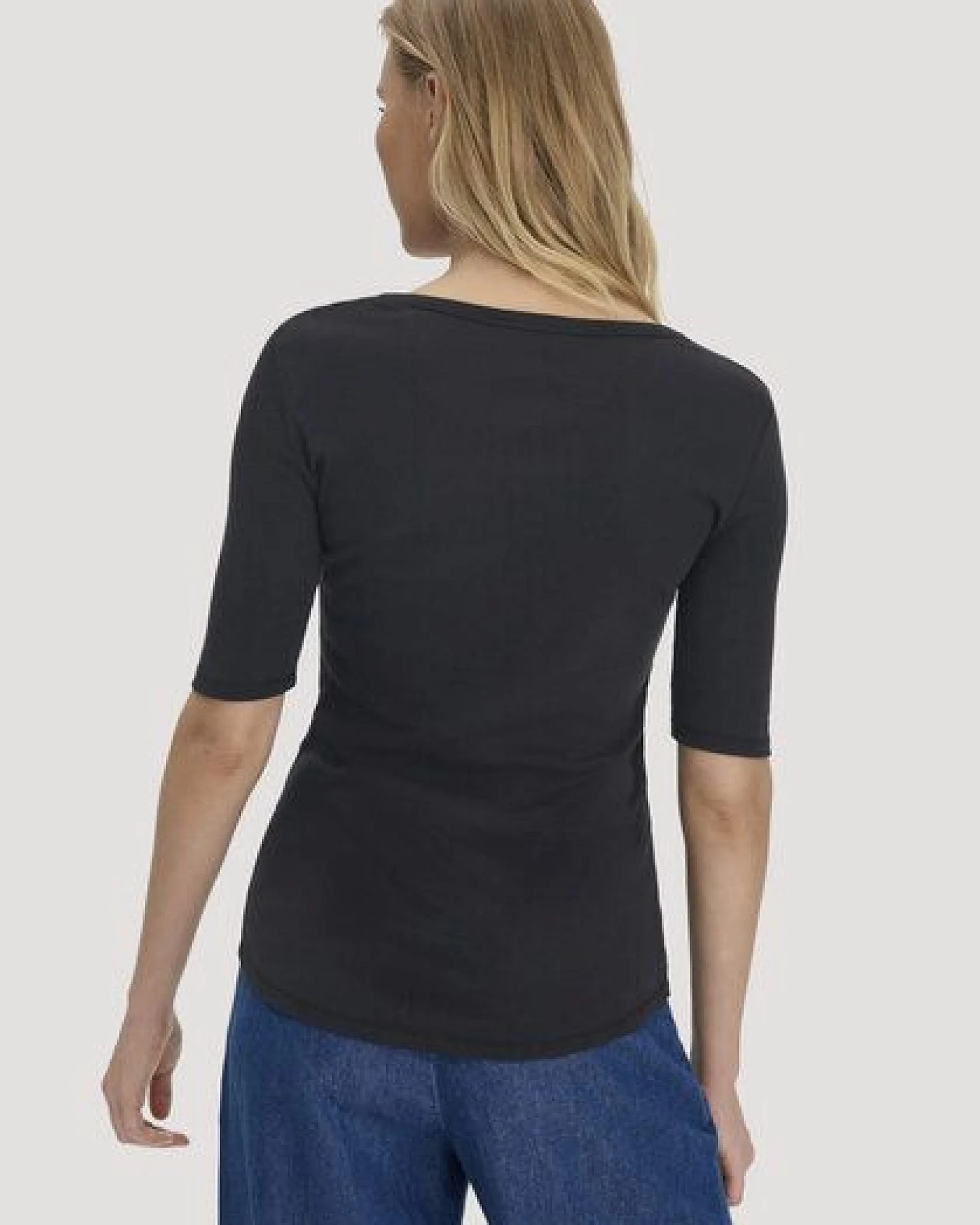 hessnatur Softrib T-Shirt Fitted aus Bio-Baumwolle und TENCEL Modal – Ansicht 2