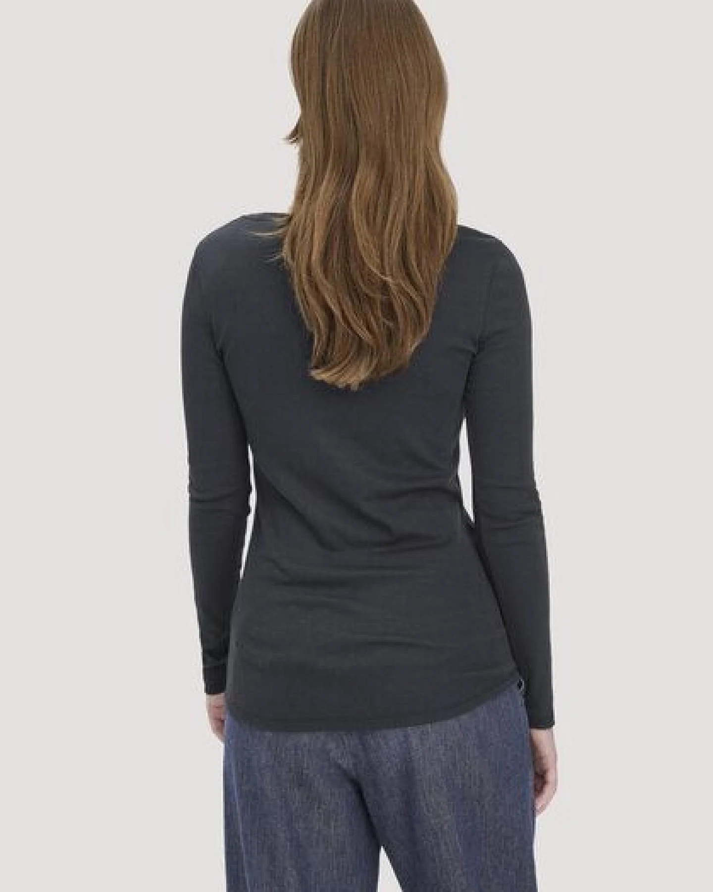 hessnatur Softrib Longsleeve Fitted aus Bio-Baumwolle und TENCEL Modal – Ansicht 2