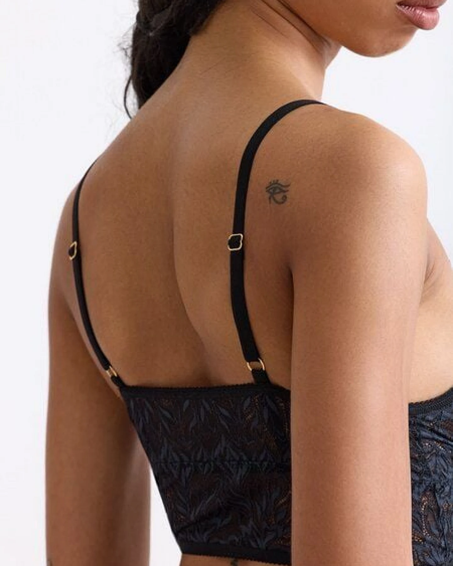 erlich textil Iconic Lace bügelloses Bralette Top mit Spitze aus abbaubarem Polyamid, made in Europe – Ansicht 4