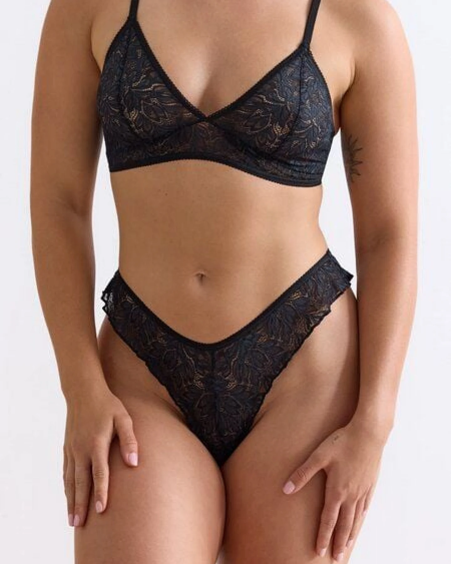 erlich textil Iconic Lace Brazil String mit Spitze aus abbaubarem Polyamid, made in Europe – Ansicht 4