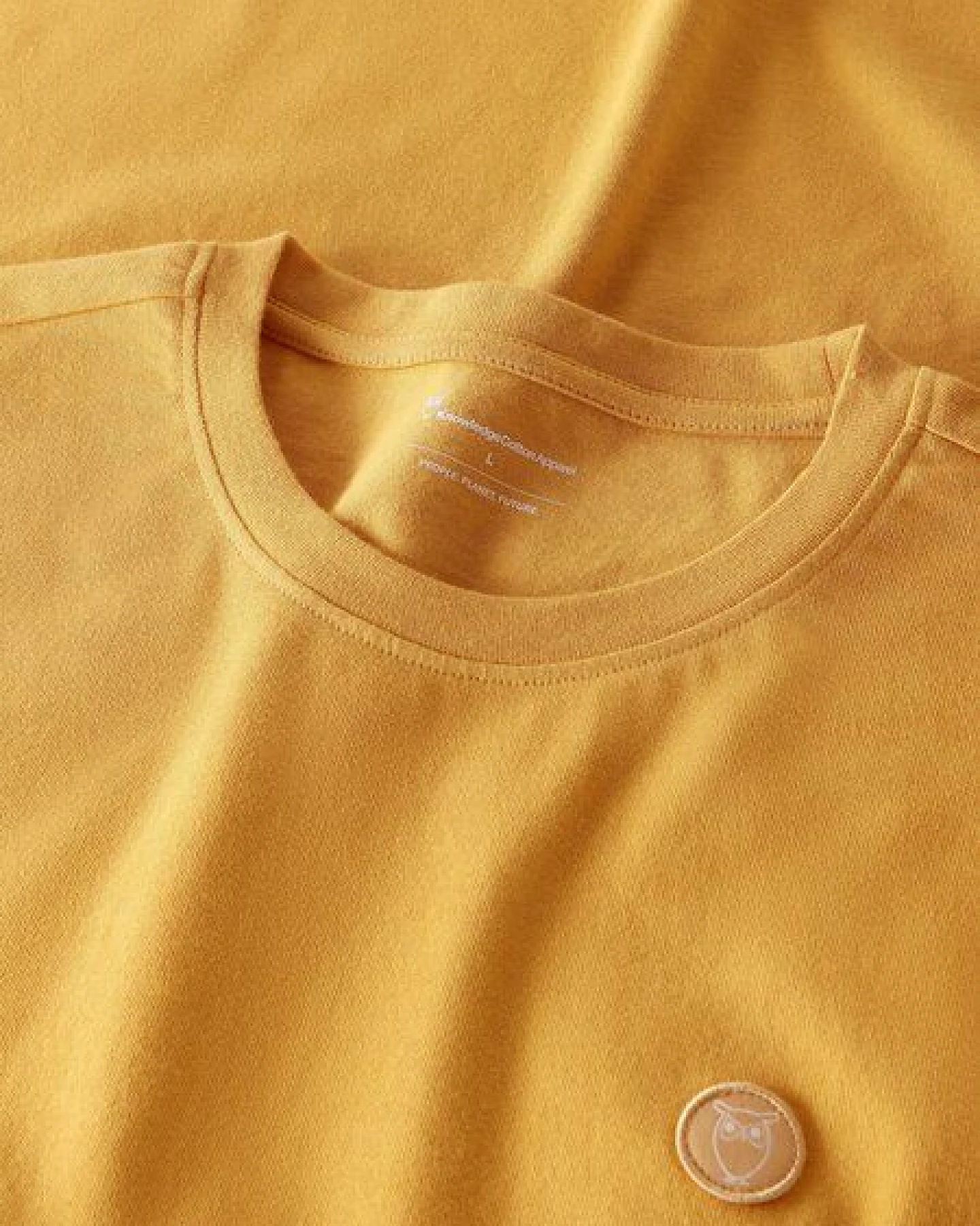 KnowledgeCotton Apparel T-Shirt LOKE Badge aus Bio-Baumwolle - ROC/GOTS/Vegan – Ansicht 3