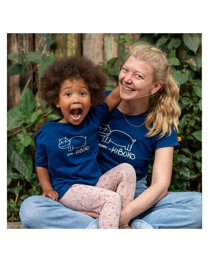 Kipepeo-Clothing HIPPO Kinder T-Shirt aus Bio-Baumwolle Mitternachtsblau. Made in Africa