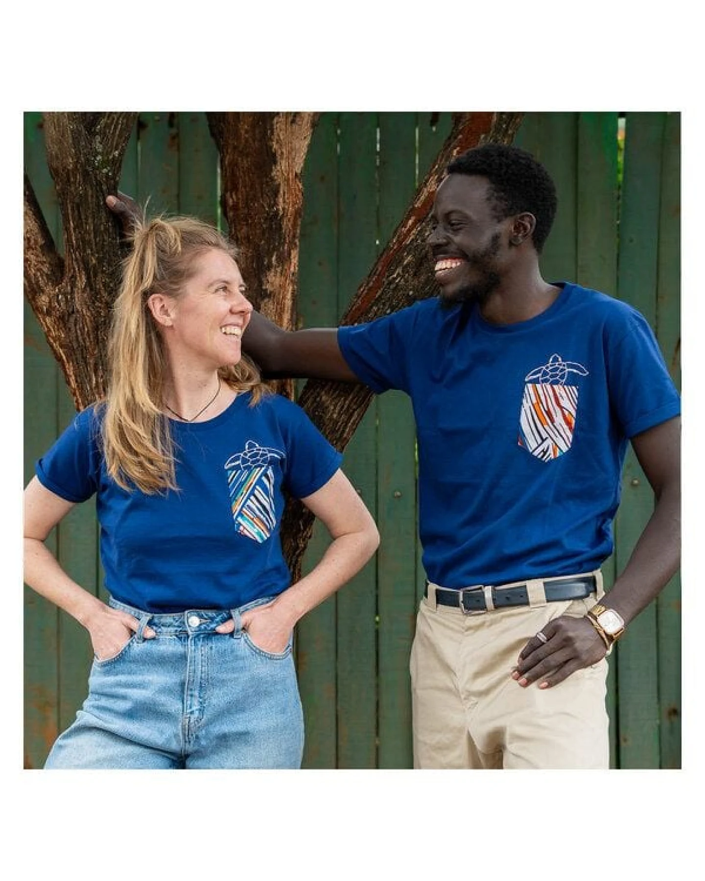 Kipepeo-Clothing BABY-TURTLE Frauen T-Shirt mit Brusttasche Mitternachtsblau Made in Africa – Ansicht 4
