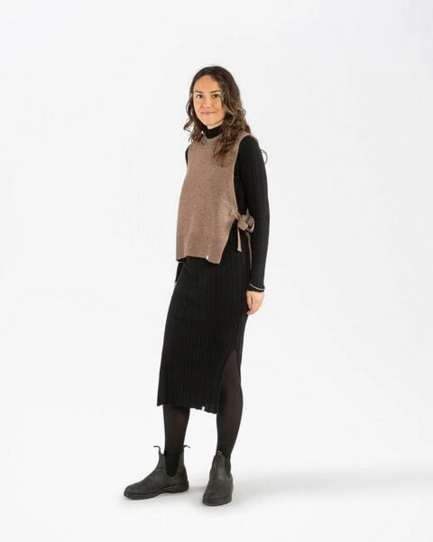 Matona Strickpullunder mit Bindedetail für Frauen aus Bio-Baumwolle und Lammwolle / Apron Vest – Ansicht 3