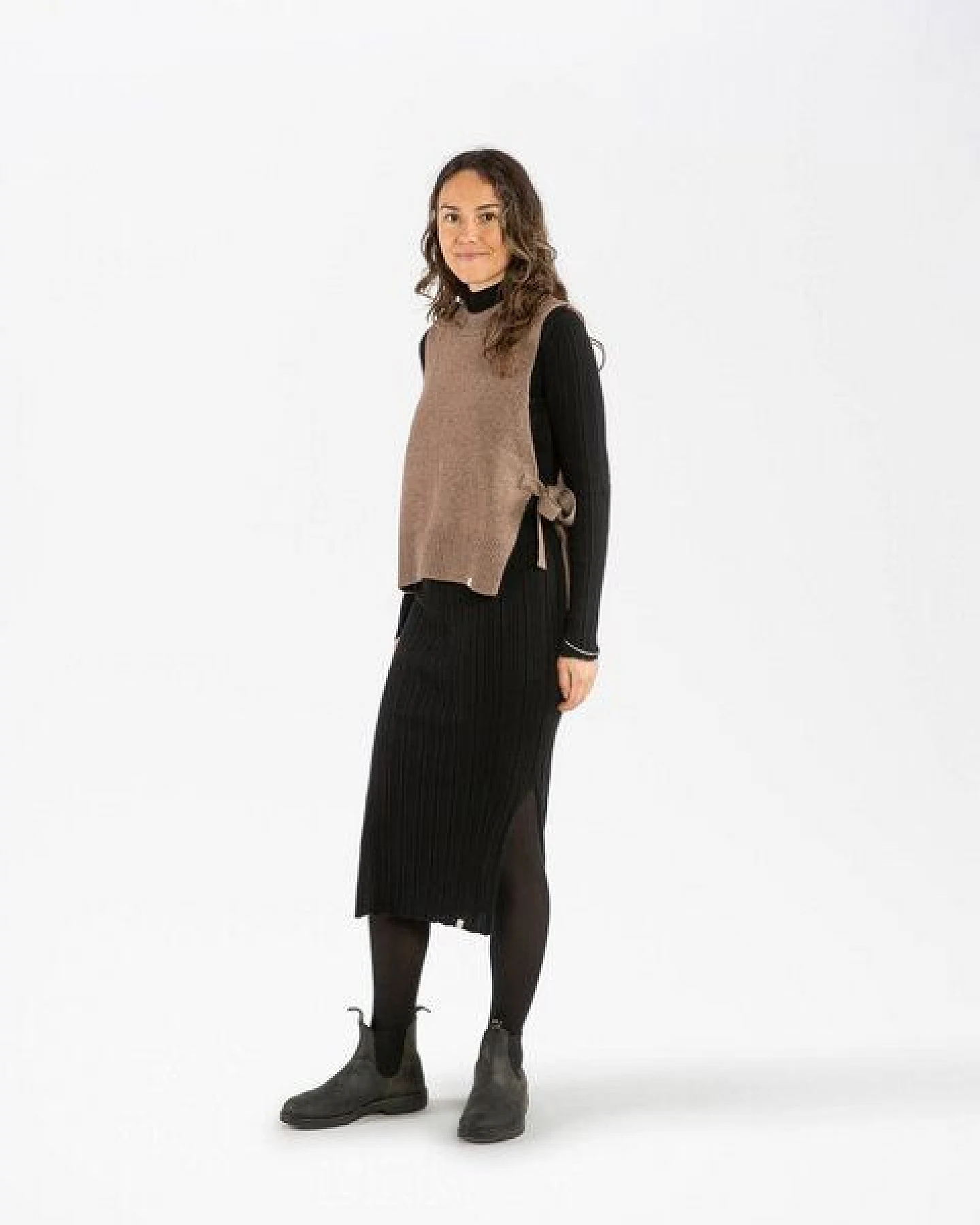 Matona Strickpullunder mit Bindedetail für Frauen aus Bio-Baumwolle und Lammwolle / Apron Vest – Ansicht 3