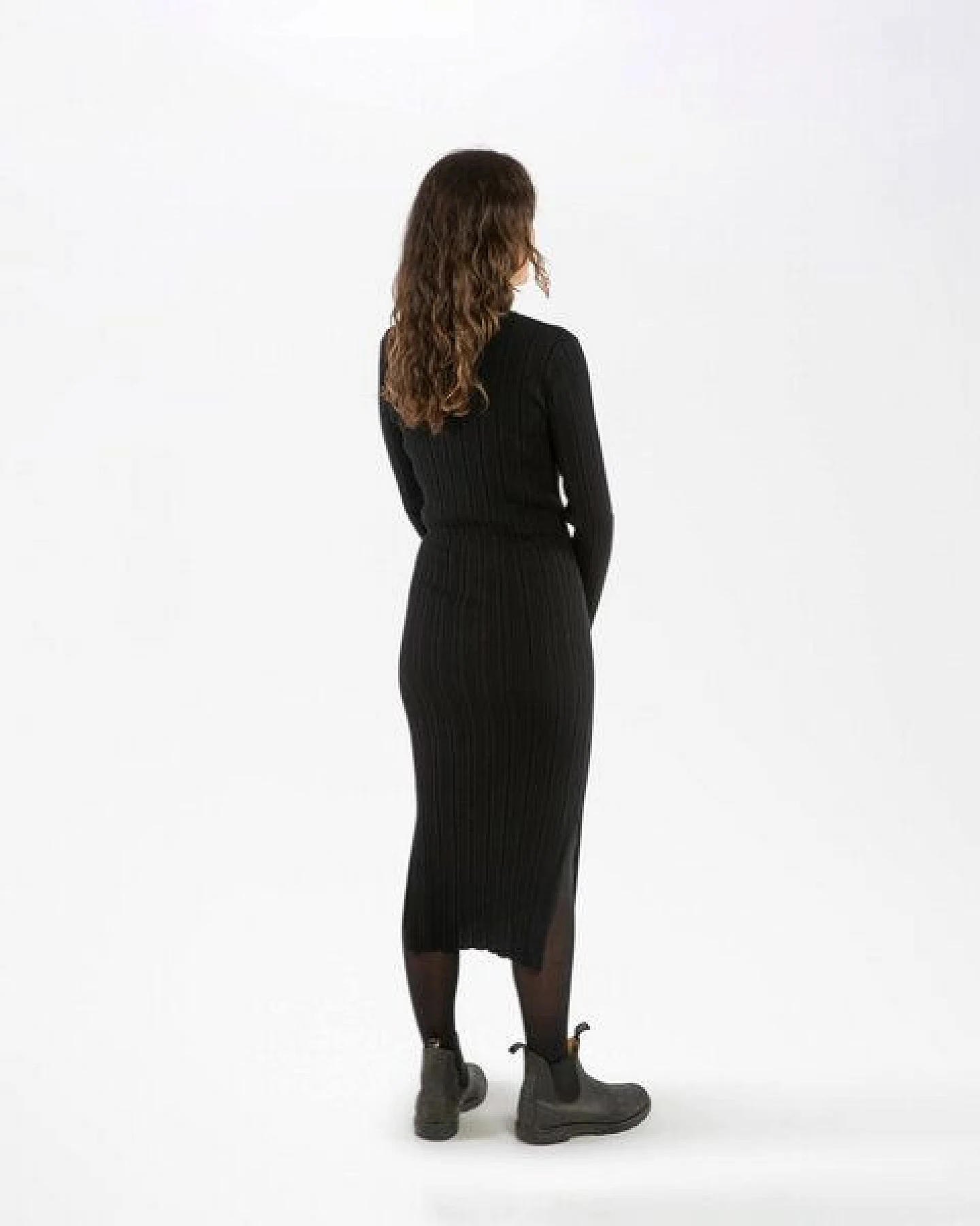 Matona Elegantes langes Kleid für Frauen aus Bio-Baumwolle / Ribbed Dress – Ansicht 2