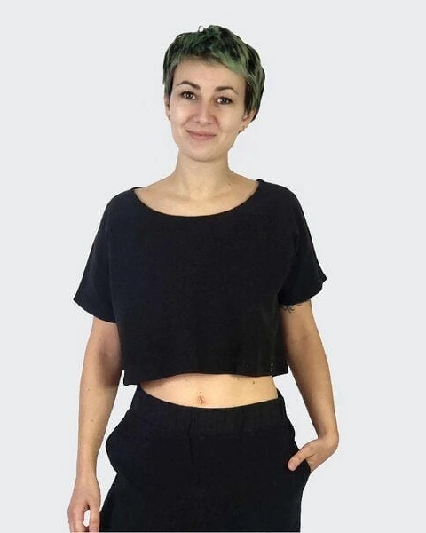LUMEN organic Shirt CROPPED Leinen schwarz – Ansicht 2