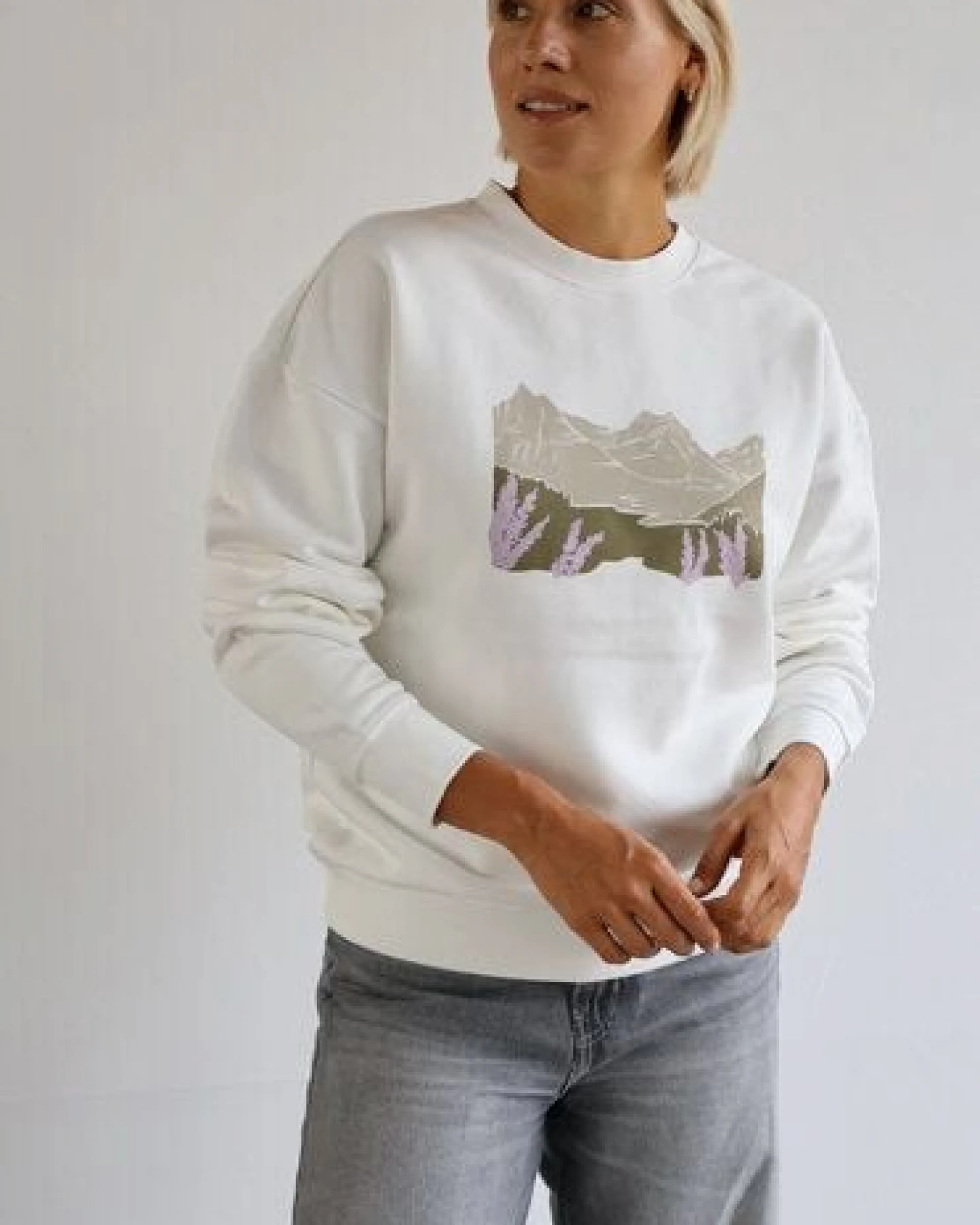 Kultgut Biofair hergestellt - Flauschiger Oversize Sweater / Naturverbunden – Ansicht 4