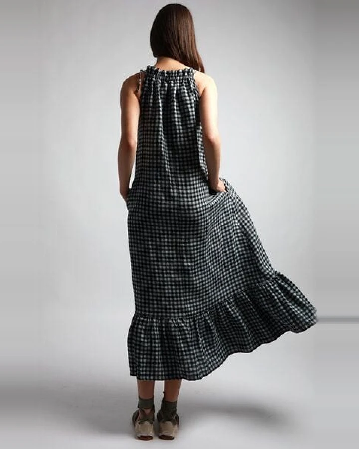 KNOTIUM CLOVER Maxi-Leinenkleid mit Neckholder und Rüschen