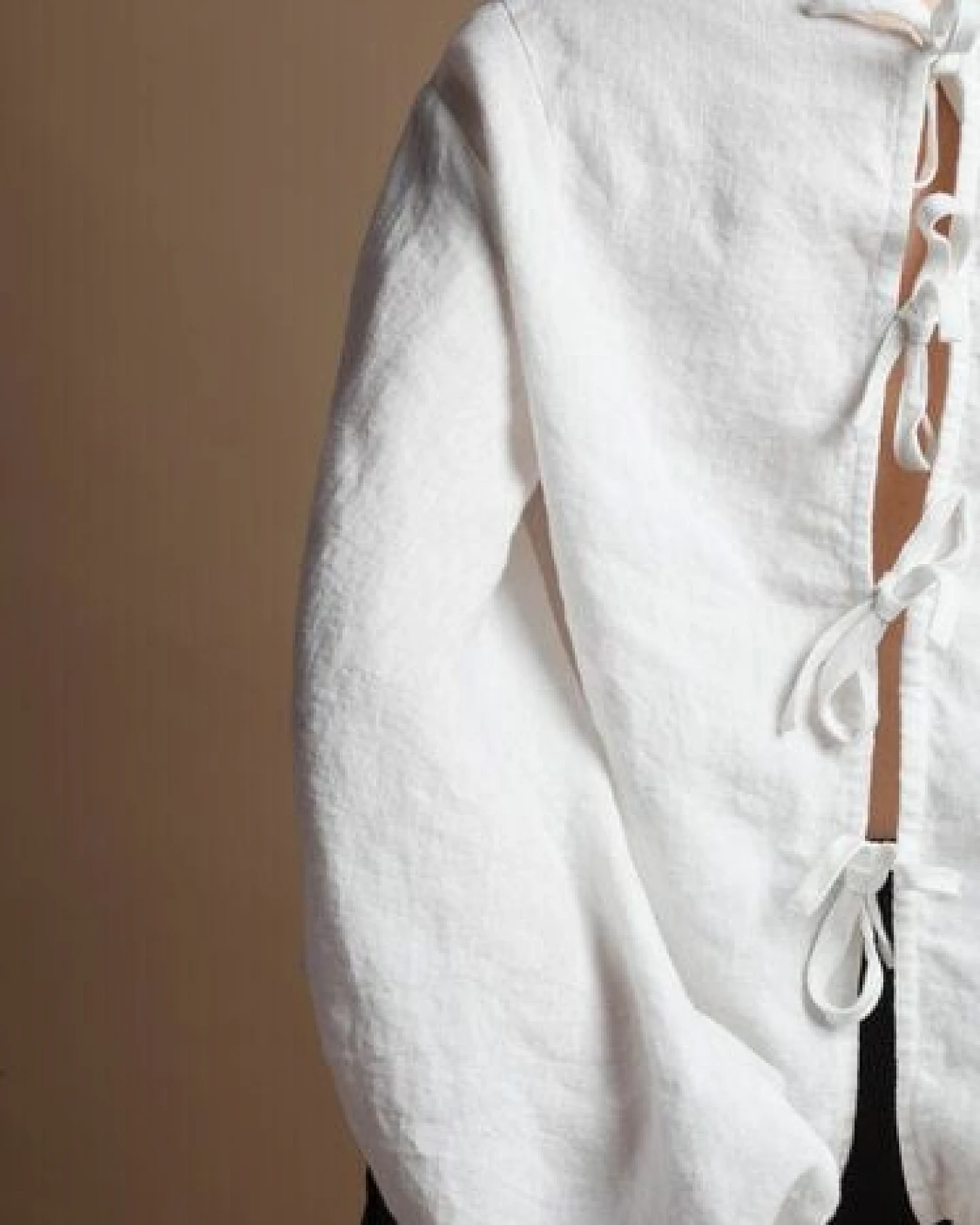 KNOTIUM YELLO Lockere Bluse mit Puffärmeln und offenem Rücken – Ansicht 4