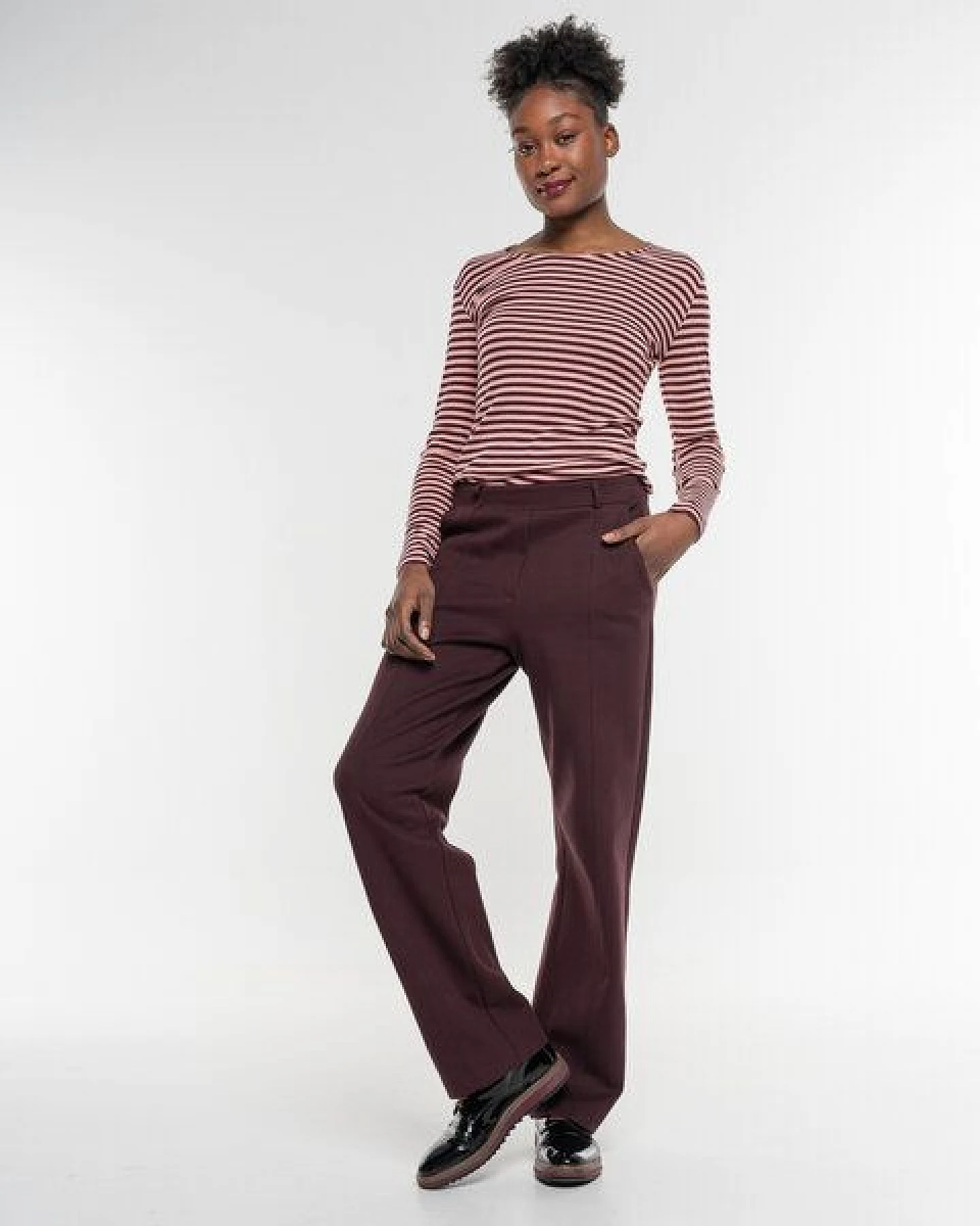 Alma & Lovis Geringeltes Longsleeve aus softer Bio-Baumwolle – Ansicht 3
