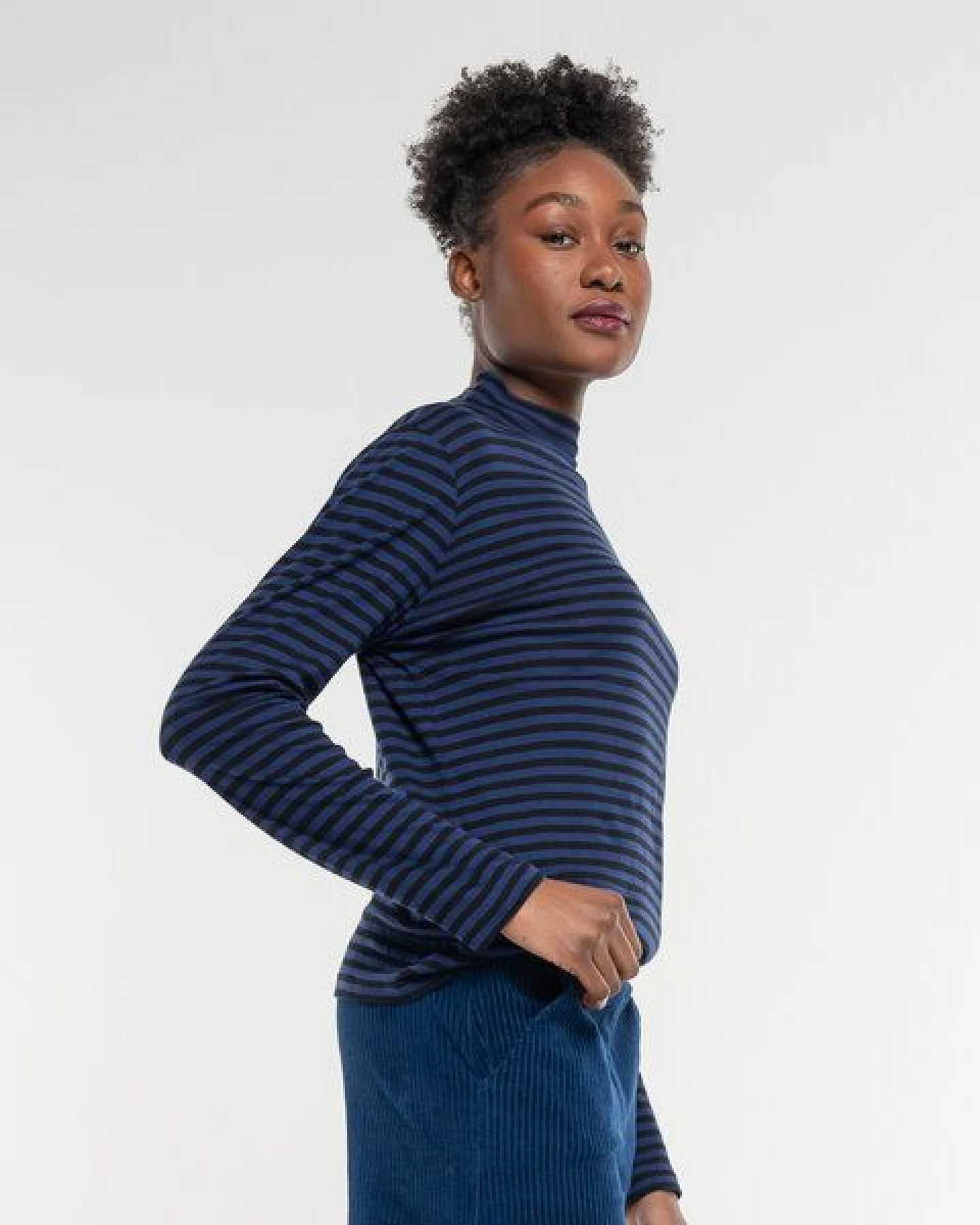 Alma & Lovis Turtleneck Ringelshirt aus softer Bio-Baumwolle – Ansicht 3