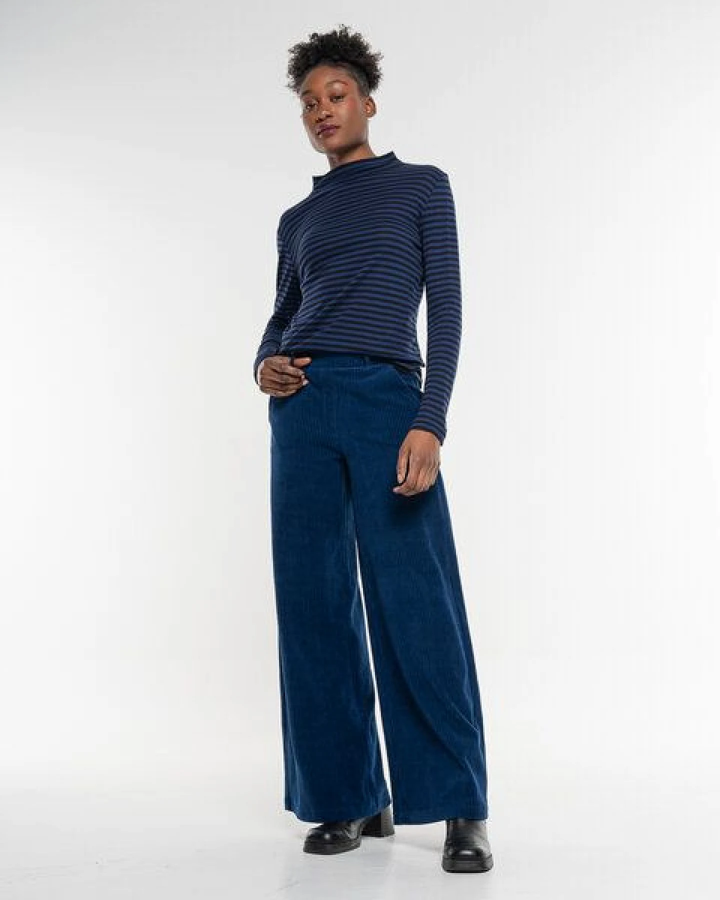 Alma & Lovis Turtleneck Ringelshirt aus softer Bio-Baumwolle – Ansicht 2