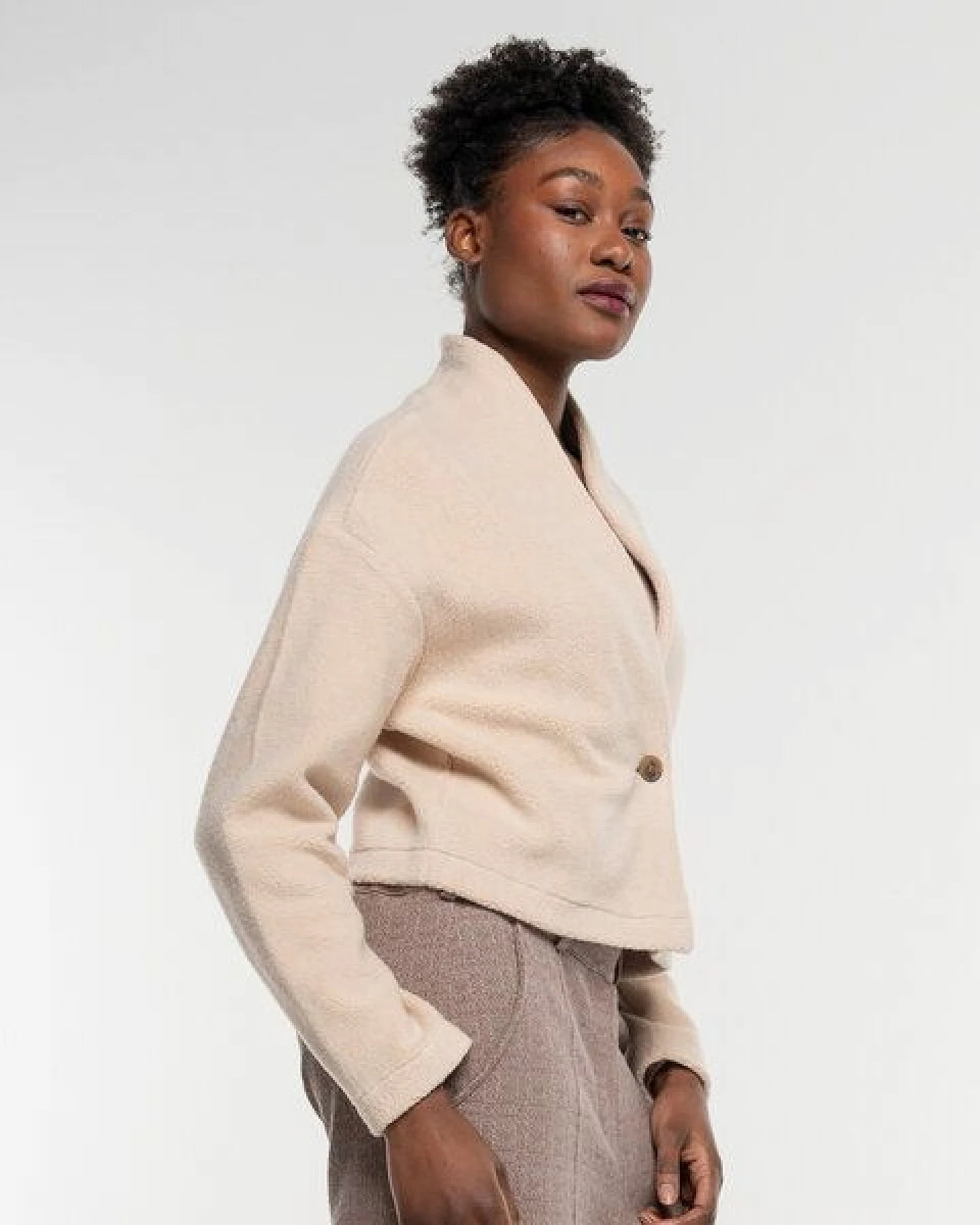 Alma & Lovis Flauschige Jacke aus Organic Cotton-Fleece – Ansicht 4
