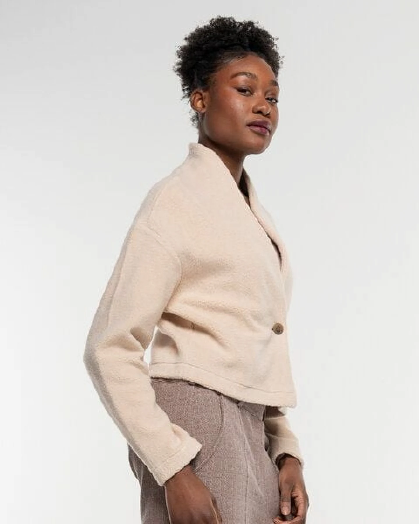 Alma & Lovis Flauschige Jacke aus Organic Cotton-Fleece – Ansicht 4