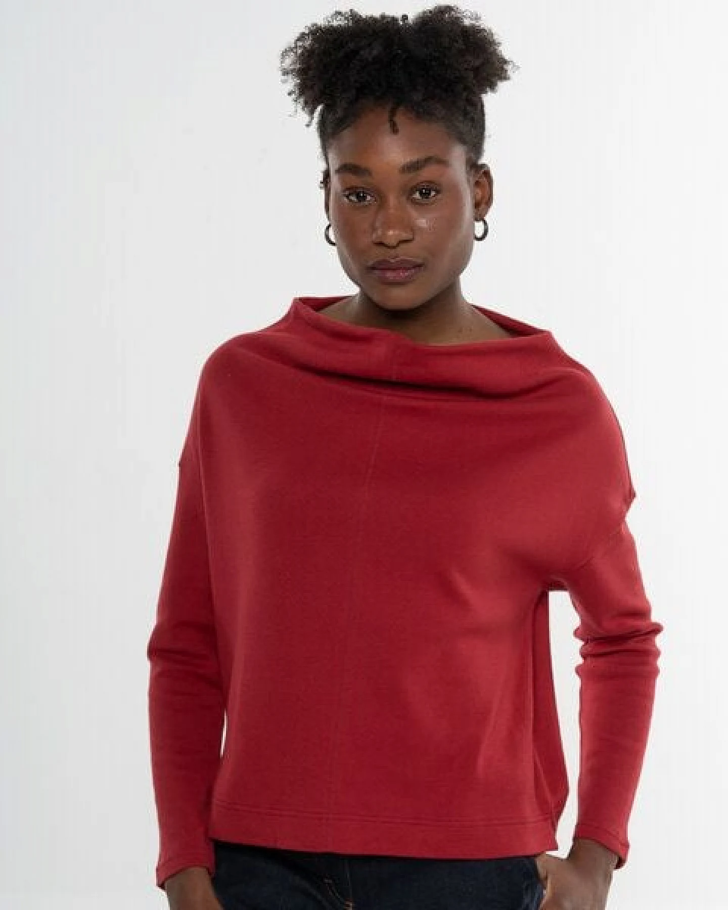 Alma & Lovis Sweater mit Wasserfall-Ausschnitt aus Organic Cotton – Ansicht 3