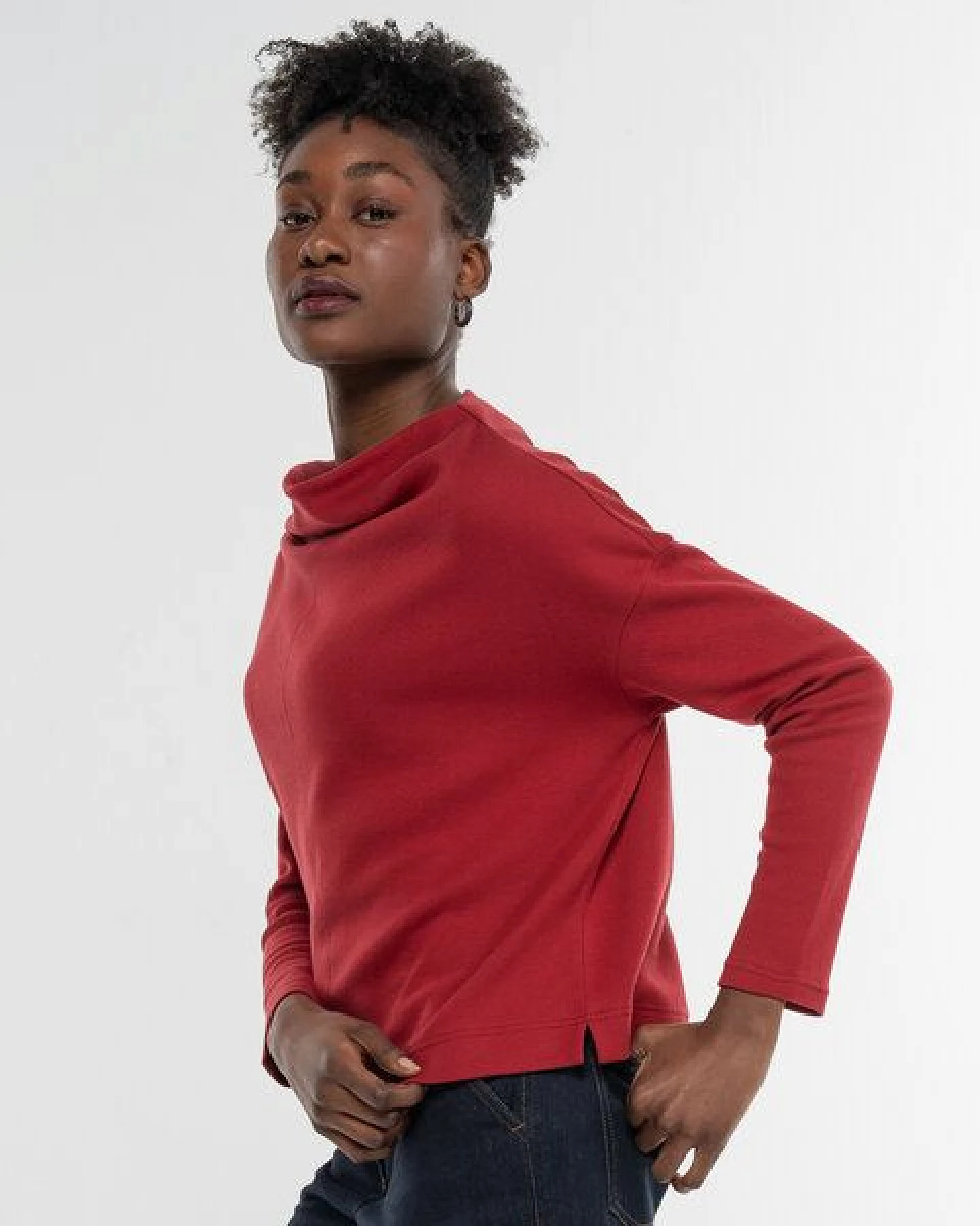 Alma & Lovis Sweater mit Wasserfall-Ausschnitt aus Organic Cotton – Ansicht 4